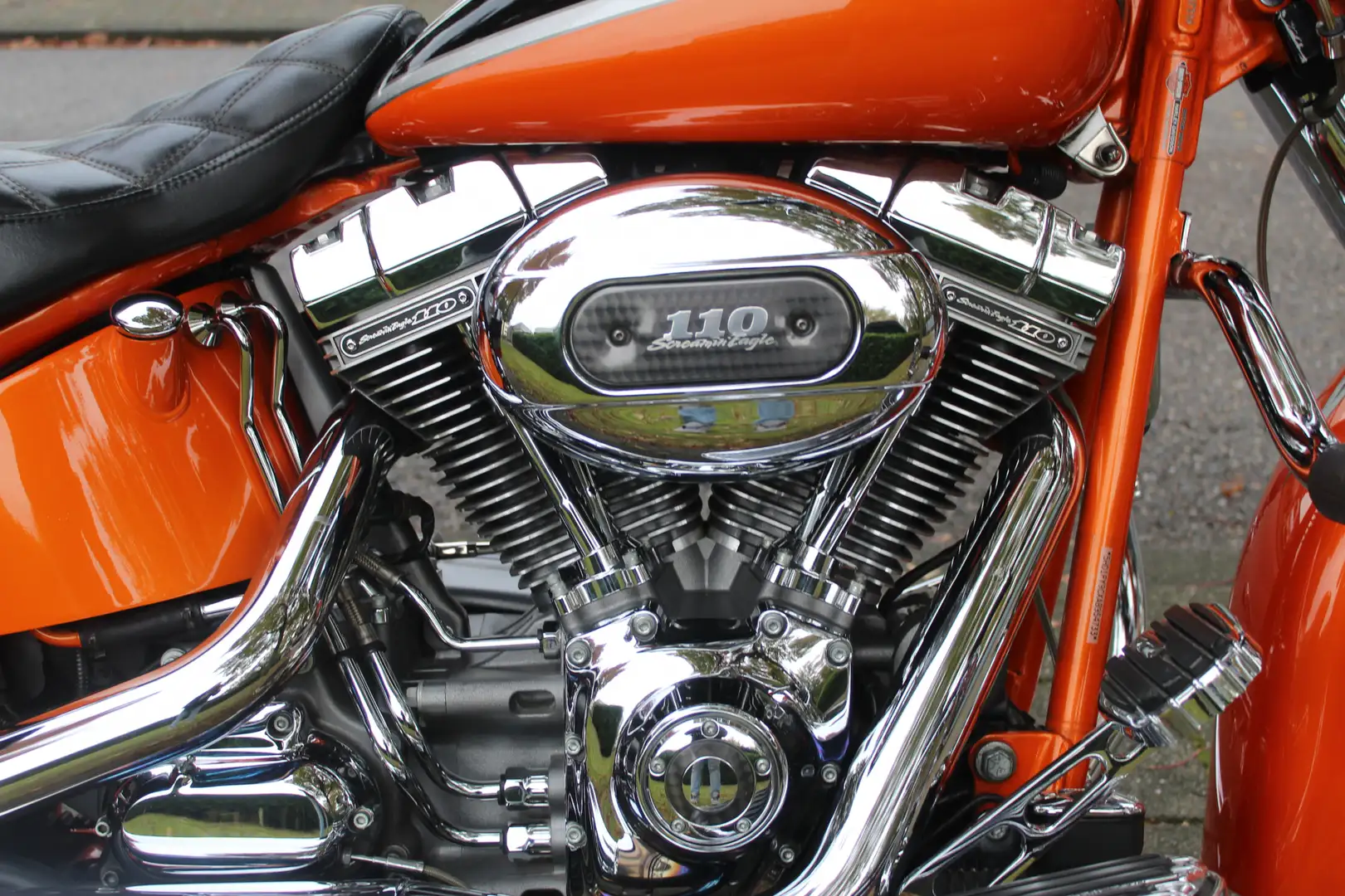 Harley-Davidson Softail FLSTSE CVO softail convertible Orange - 2