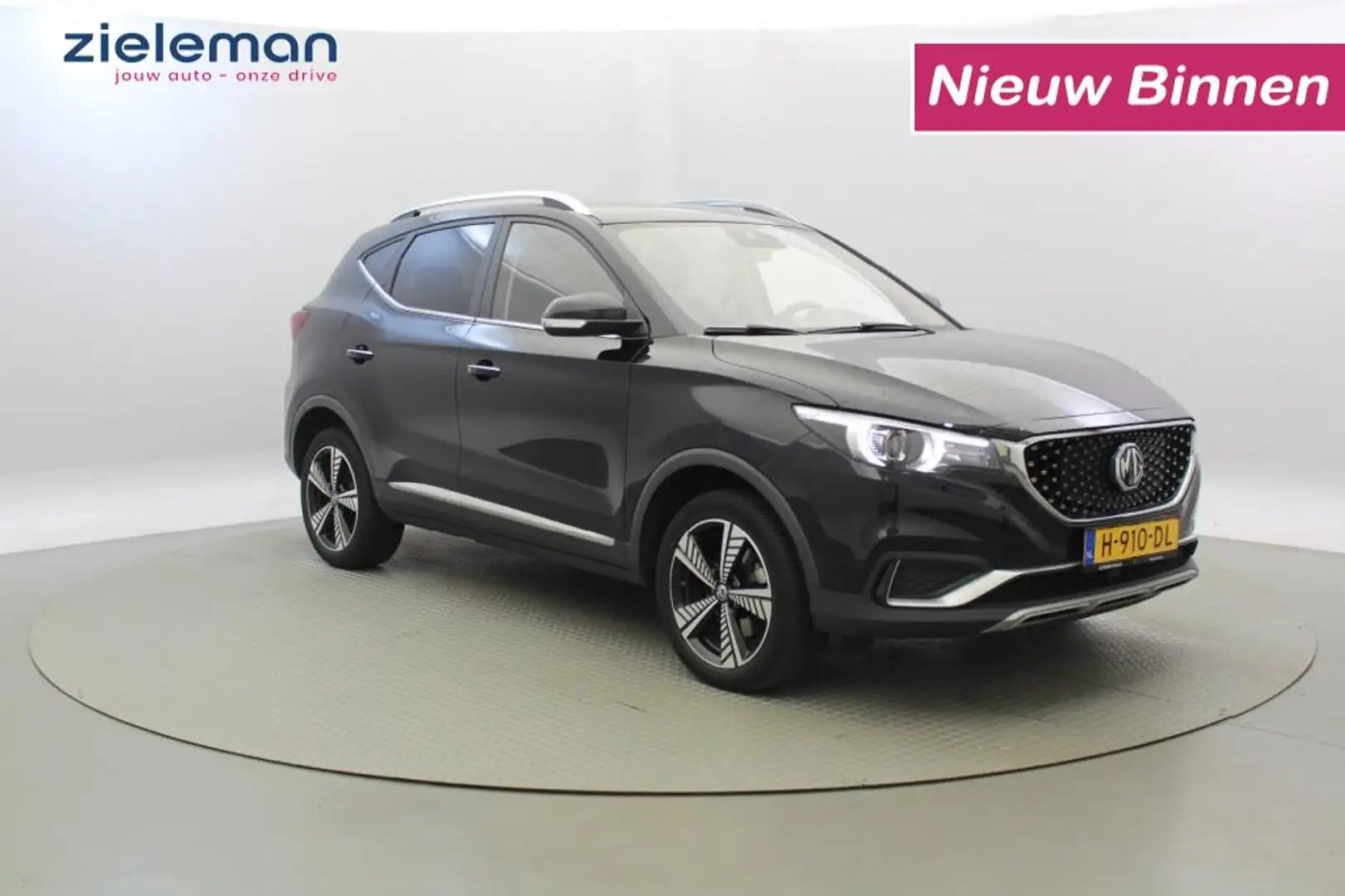 MG ZS Luxury 45 kWh - Panorama Zwart - 1
