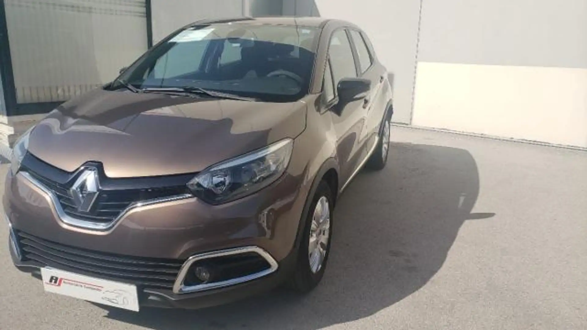Renault Captur 1.5 Dci Energy Marrón - 1