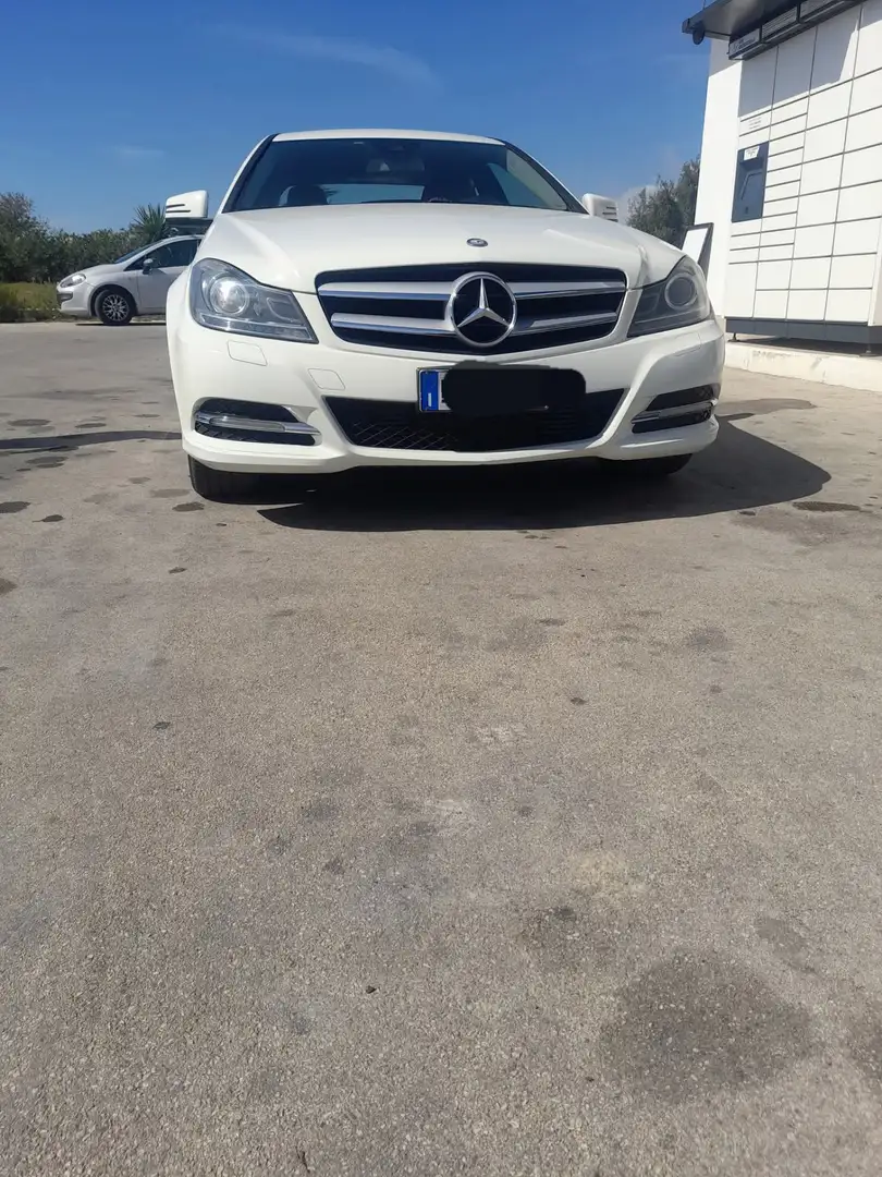 Mercedes-Benz 220 Diesel - 1