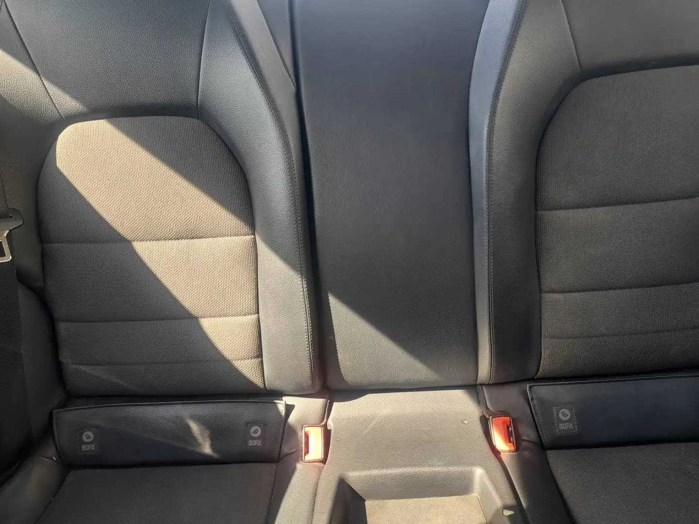 Mercedes-Benz 220 Diesel - 2