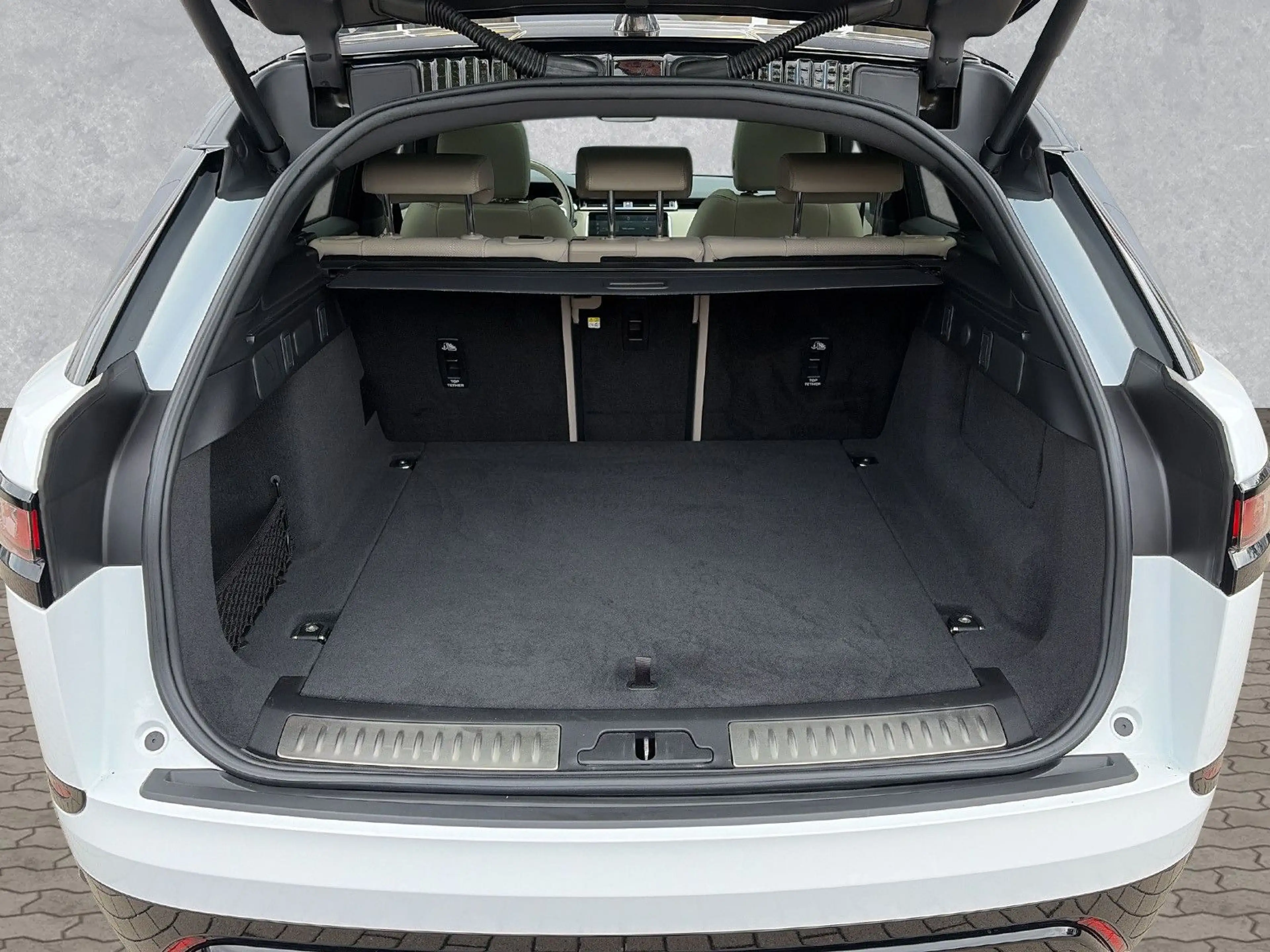 Land Rover Range Rover Velar P250 R-DYNAMIC SE MATRIX-Laser — photo 15