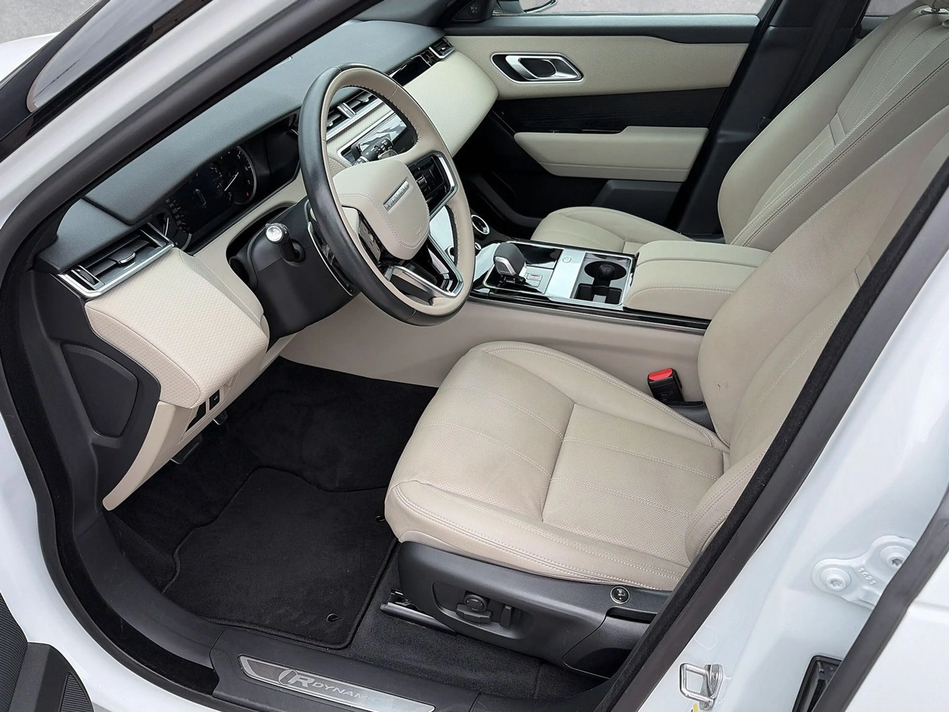 Land Rover Range Rover Velar P250 R-DYNAMIC SE MATRIX-Laser — photo 13