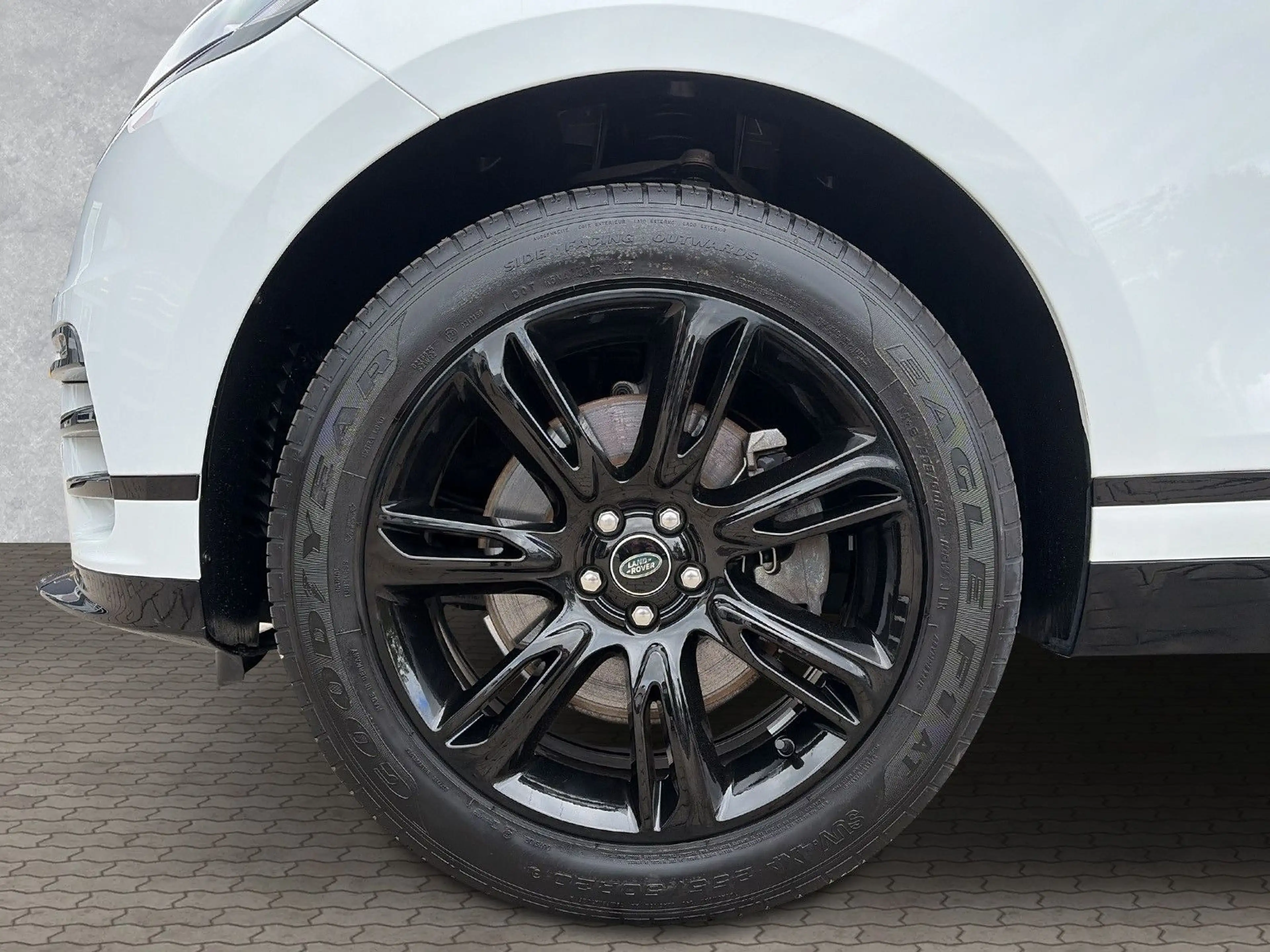 Land Rover Range Rover Velar P250 R-DYNAMIC SE MATRIX-Laser — photo 9