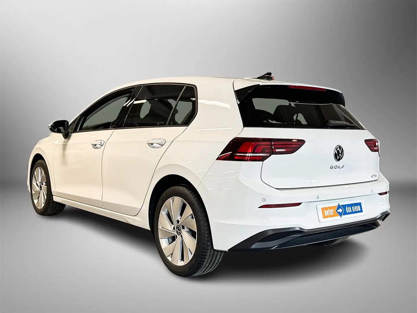 Volkswagen Golf 1.5 eTSI 115pk DSG Life Edition | LED Plus | Stoel Wit - 2
