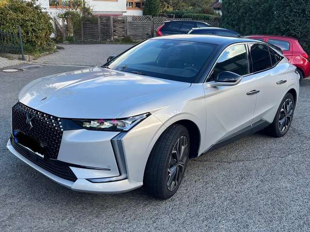 Imagine DS Automobiles DS 4 Étoile + Alcantara als Plug-in Hybrid