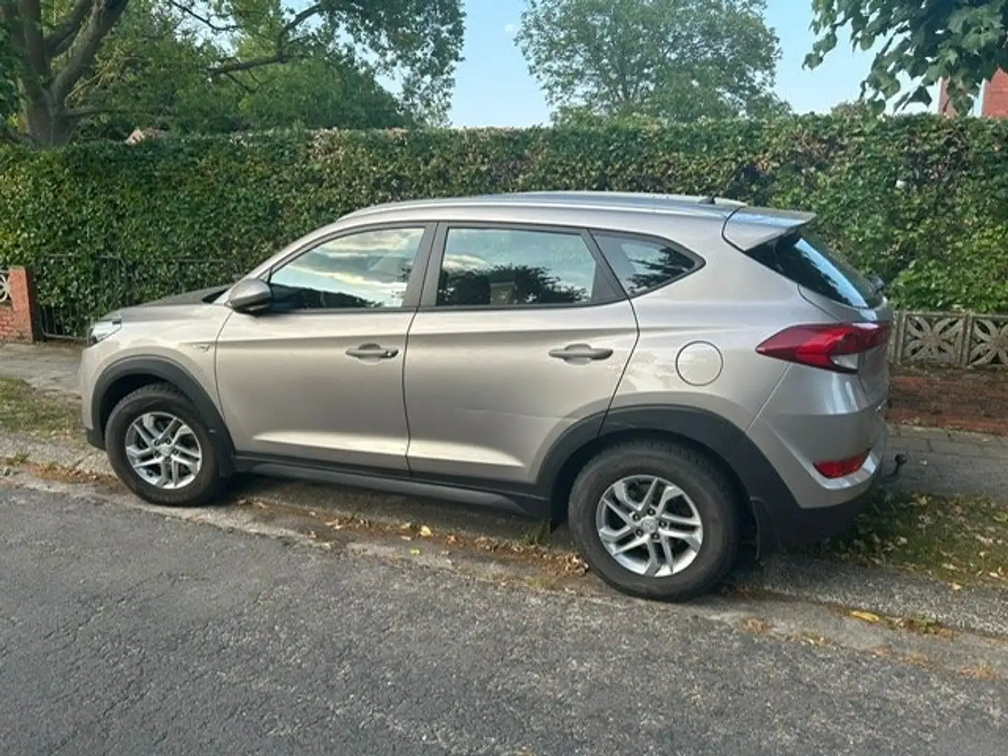 Hyundai TUCSON Beige - 1