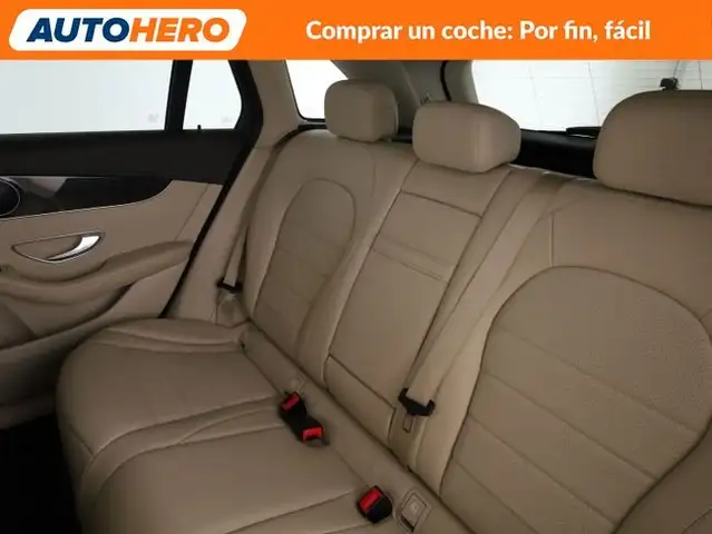 Mercedes-Benz 220 view 15