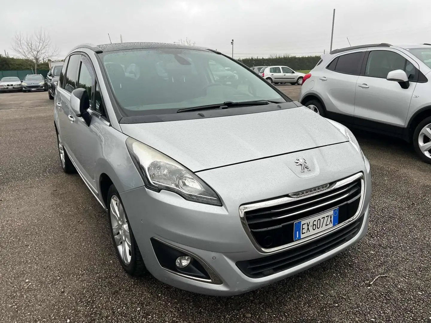 Peugeot 5008 1.6 HDi 115CV Allure Grigio - 2