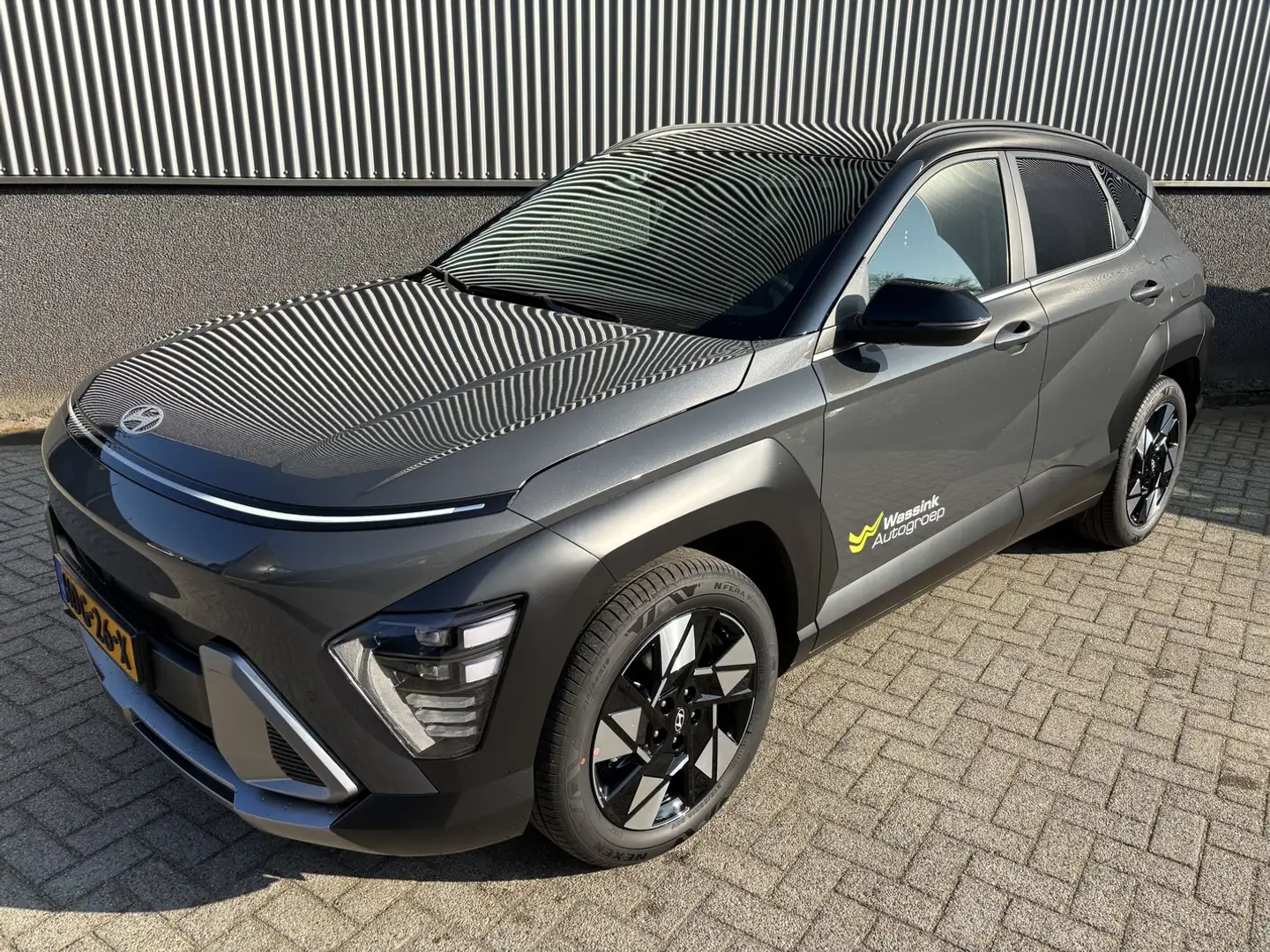 Hyundai KONA 1.6 GDI HEV 141pk DCT | AUTOMAAT | Comfort Smart | Grijs - 2