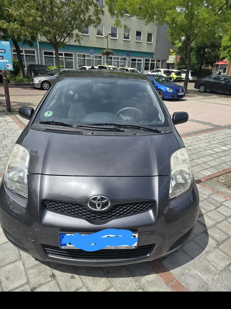 Toyota Yaris Basis Grey - 2