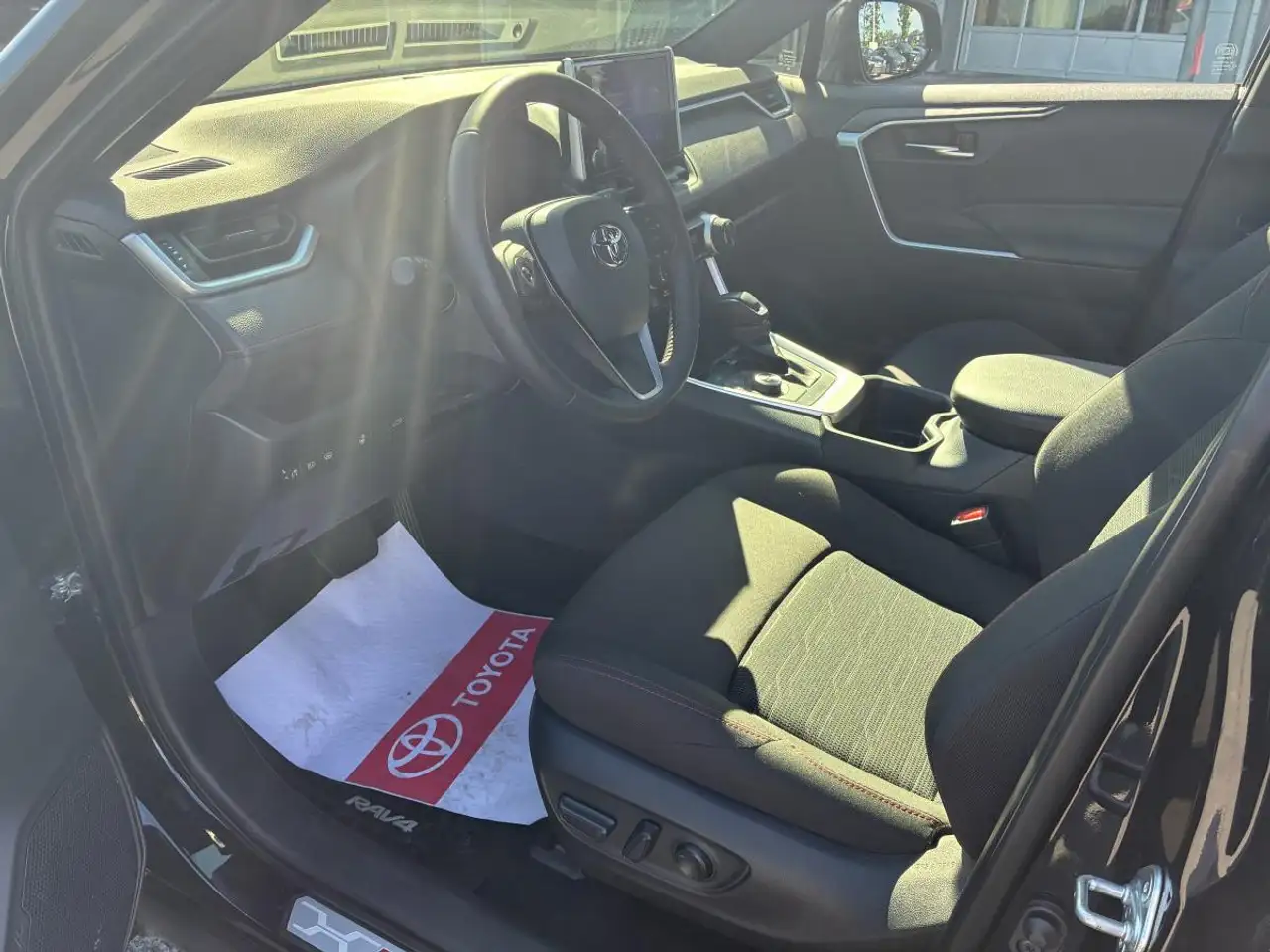 Toyota RAV 4 снимка Toyota RAV 4