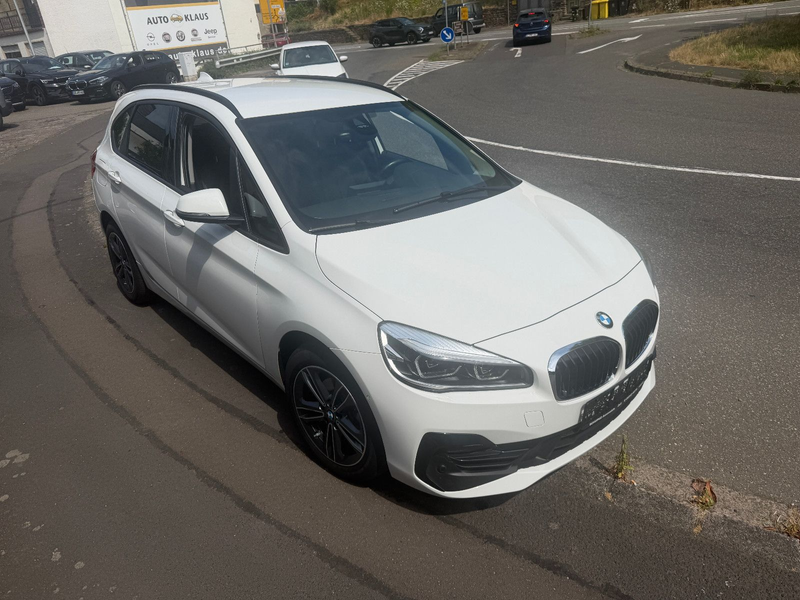 BMW 218 i Active Tourer Sport Line Automatik Leder