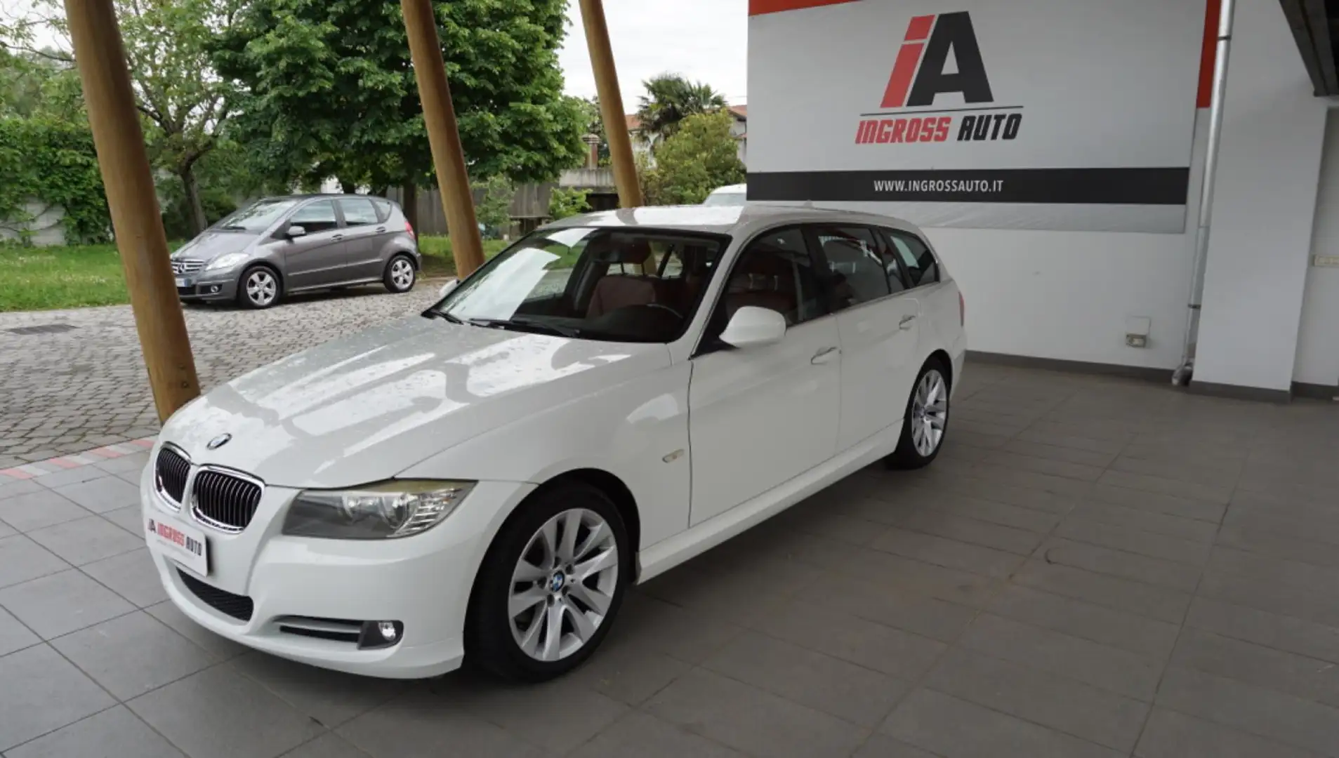 BMW 320 d Touring Luxury Bianco - 1