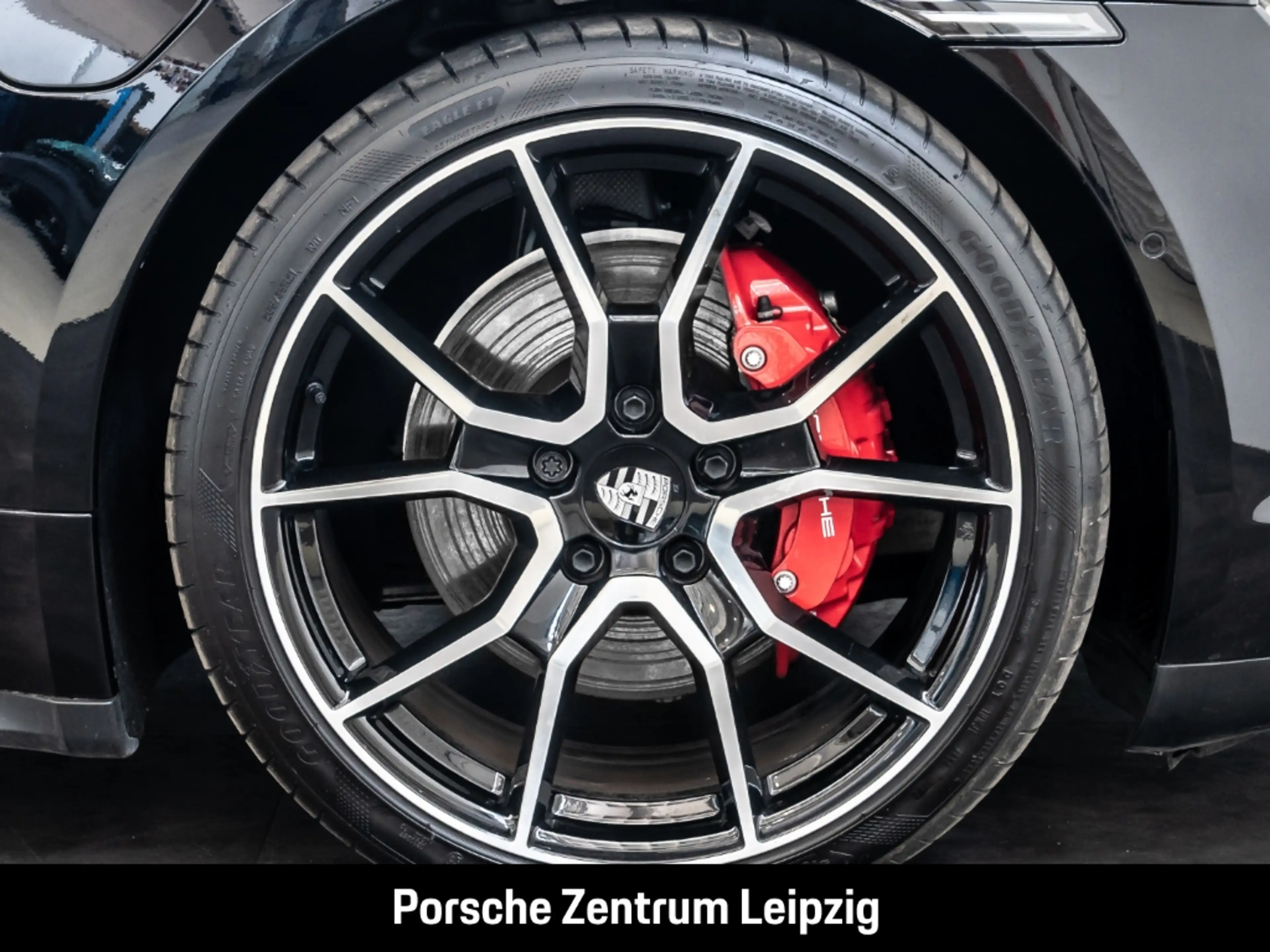 Porsche Taycan 4S Head-Up Surround-View Sitzbelüftung — photo 9