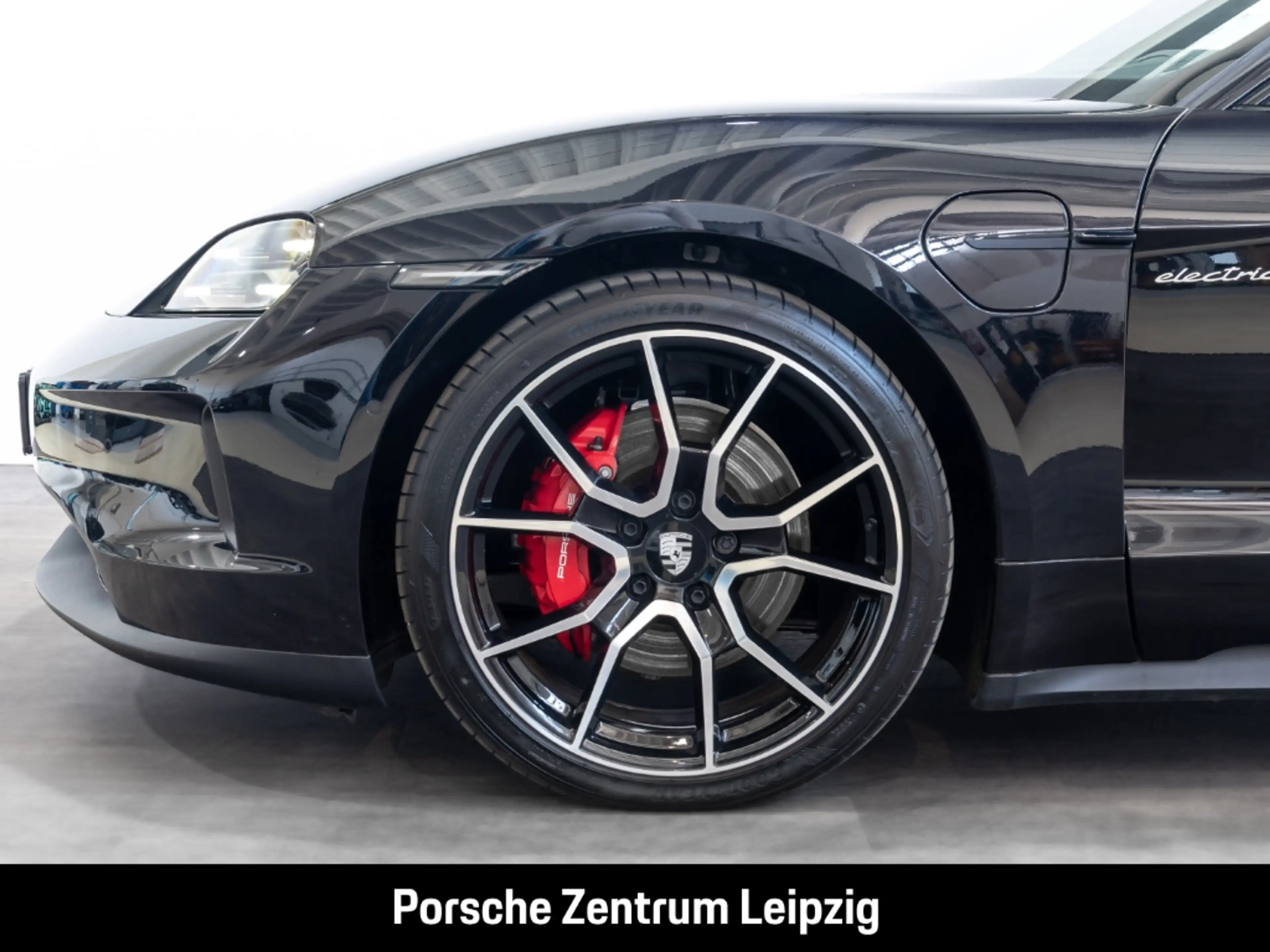 Porsche Taycan 4S Head-Up Surround-View Sitzbelüftung — photo 7