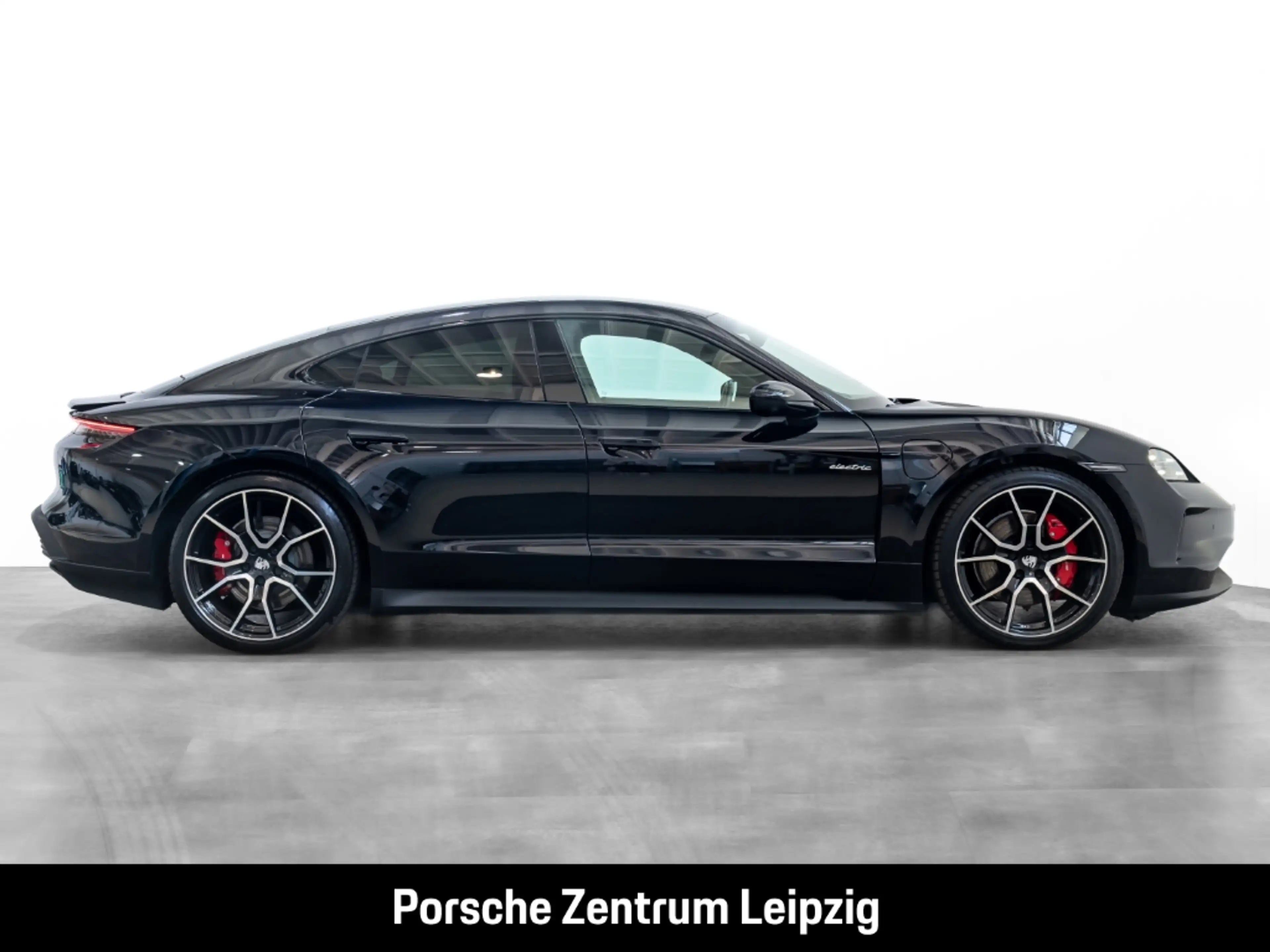 Porsche Taycan 4S Head-Up Surround-View Sitzbelüftung — photo 6