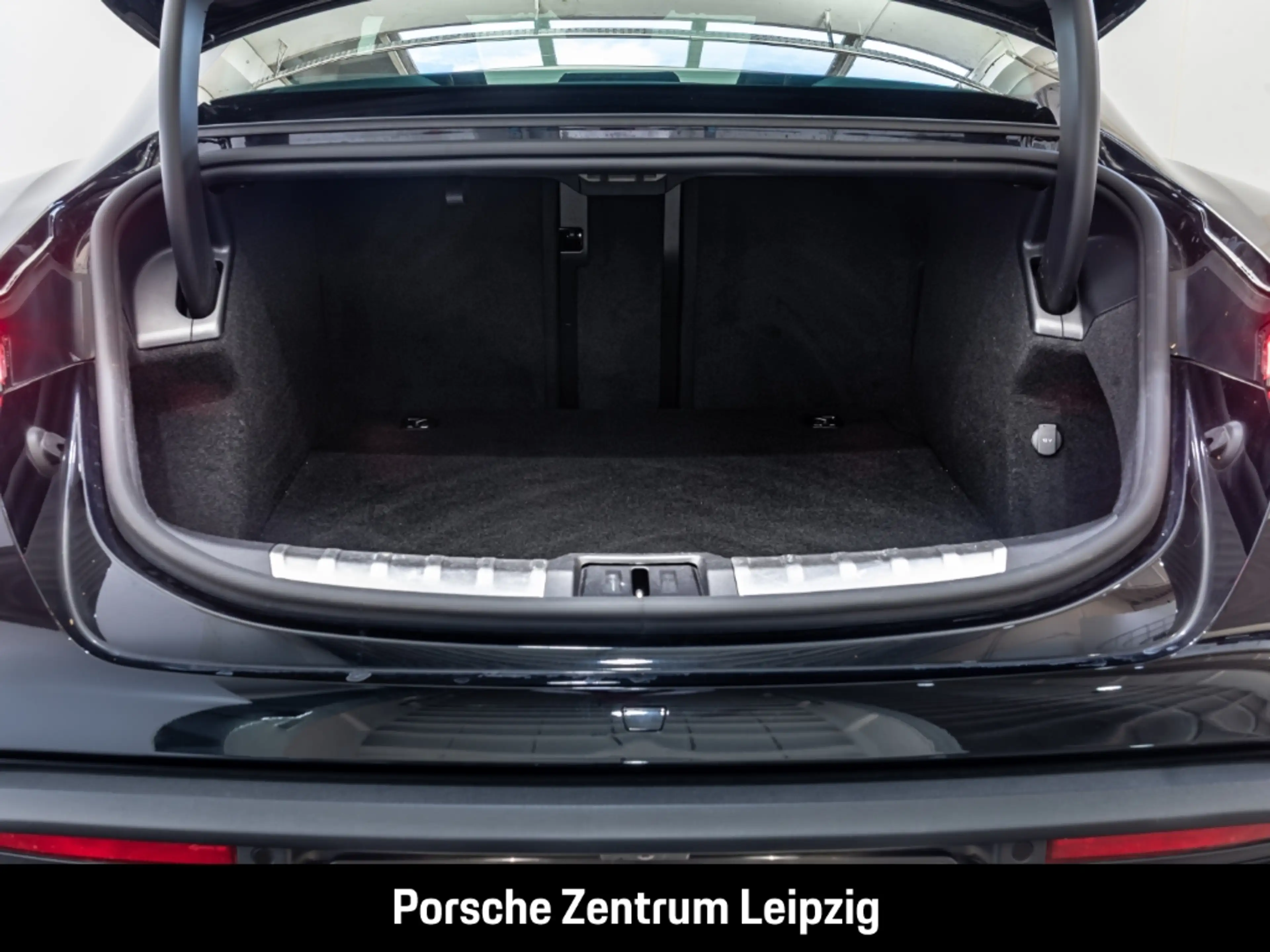 Porsche Taycan 4S Head-Up Surround-View Sitzbelüftung — photo 12