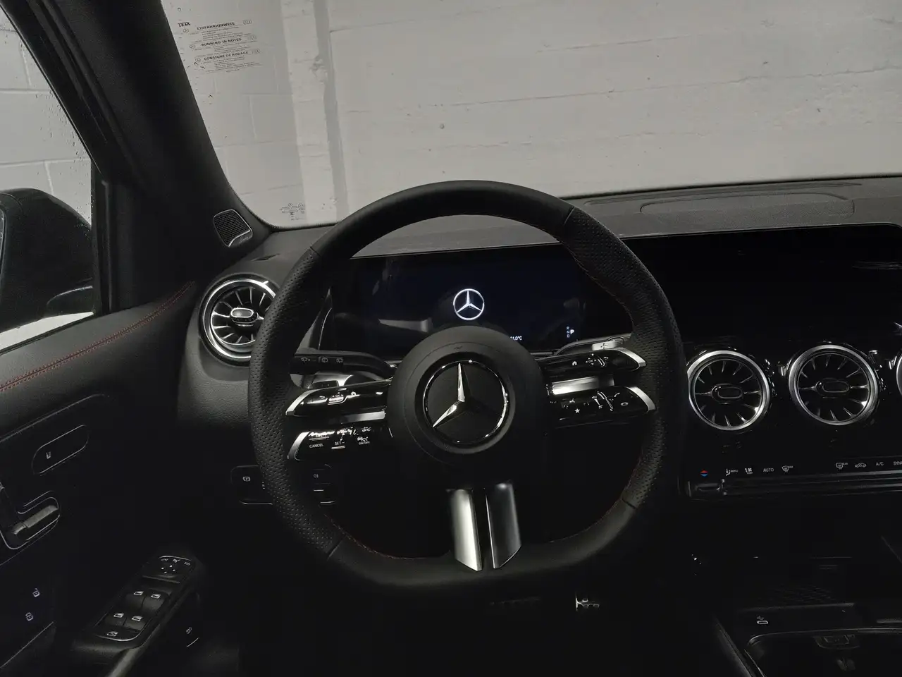 Mercedes-Benz GLB снимка Mercedes-Benz GLB