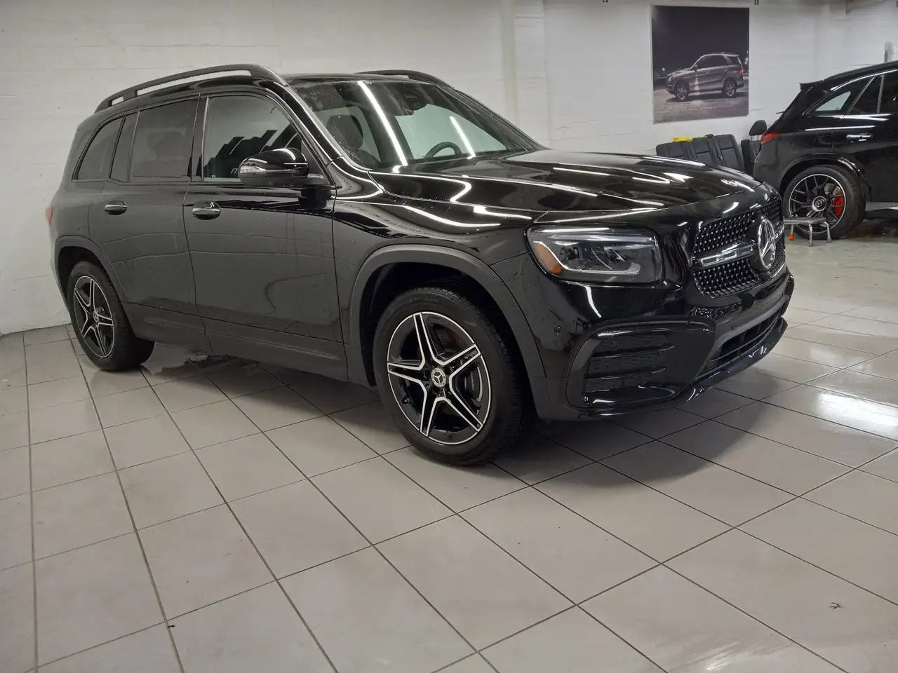 Mercedes-Benz GLB снимка Mercedes-Benz GLB