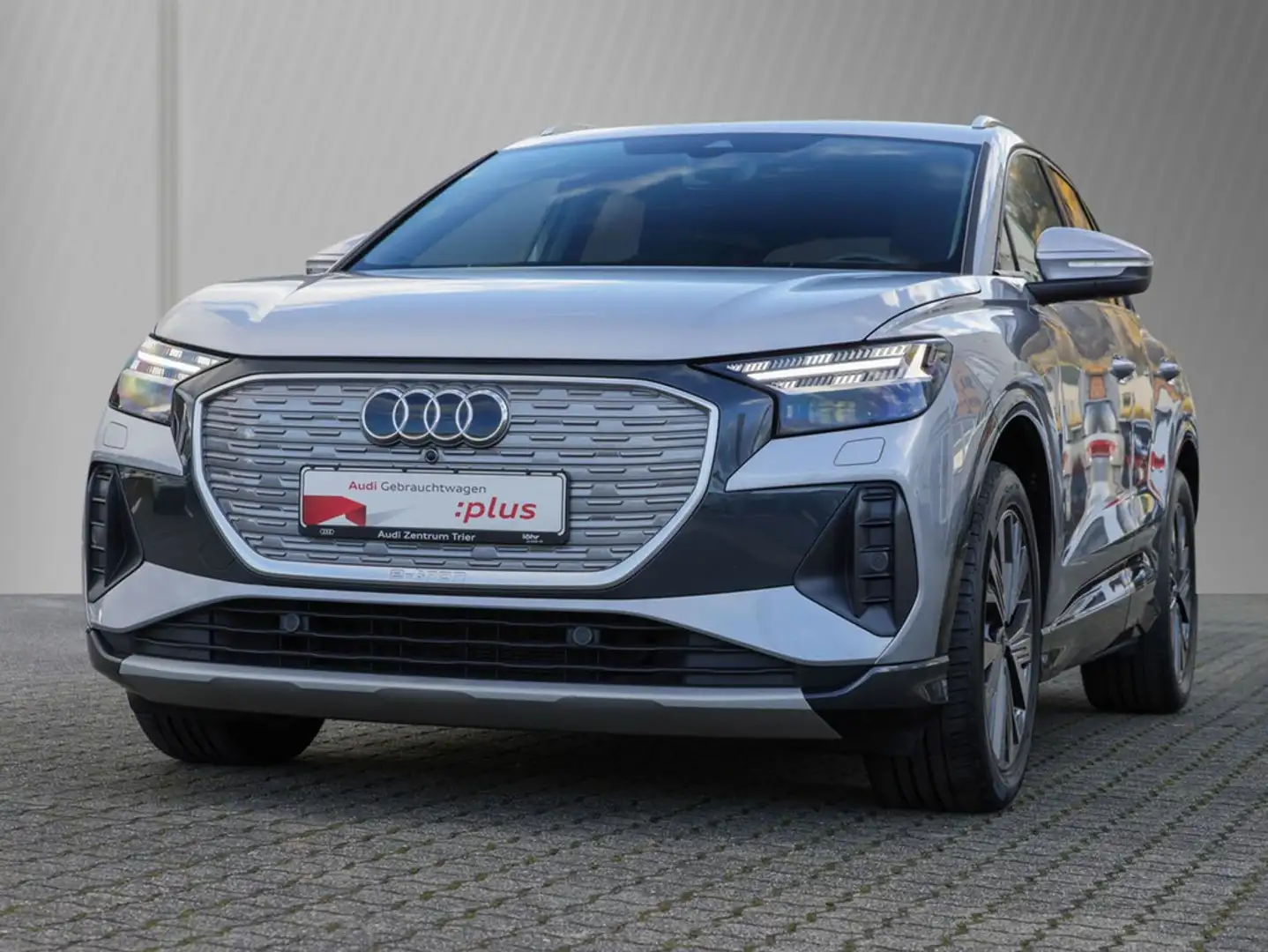Audi Q4 e-tron 40 Silber - 2