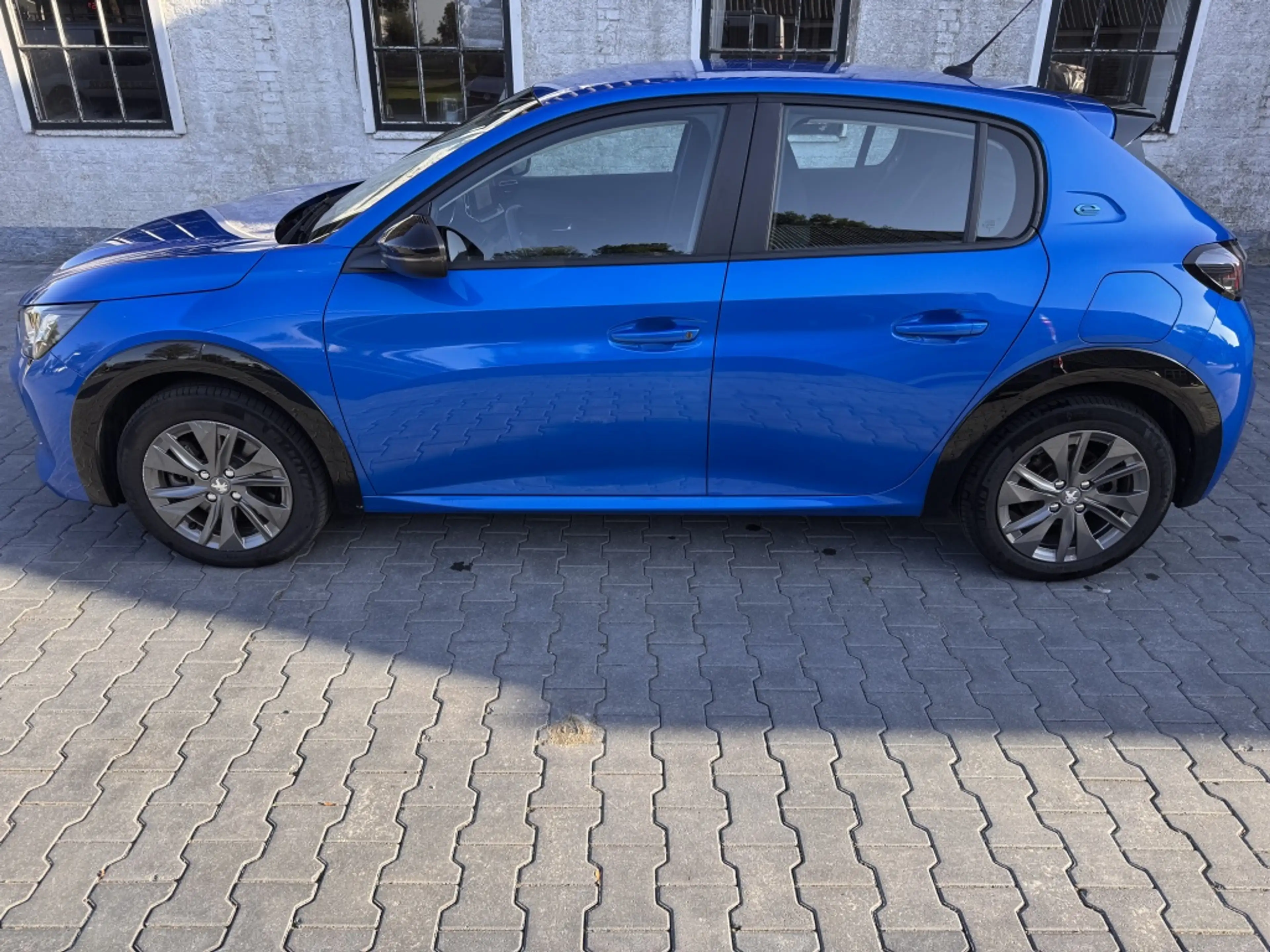 Peugeot e-208 Active Pck 50 kWh *SOH 96,38%* — photo 3