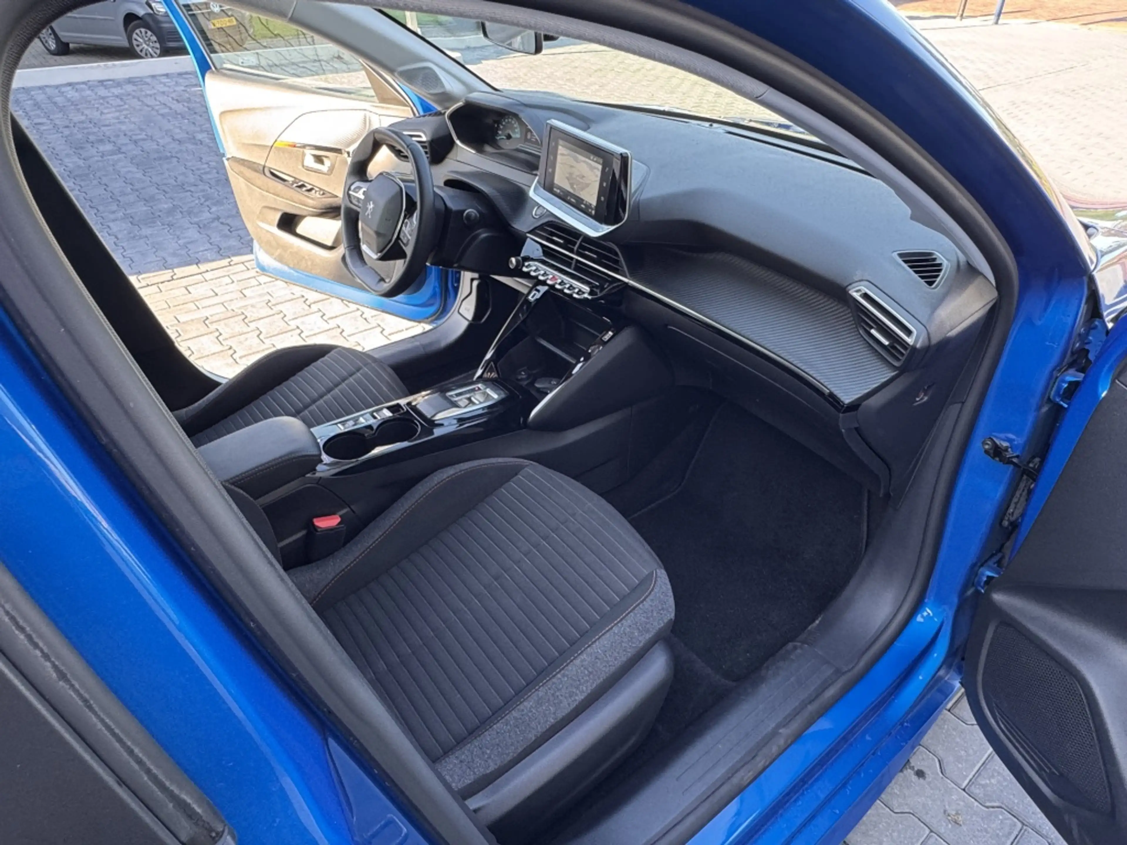 Peugeot e-208 Active Pck 50 kWh *SOH 96,38%* — photo 18