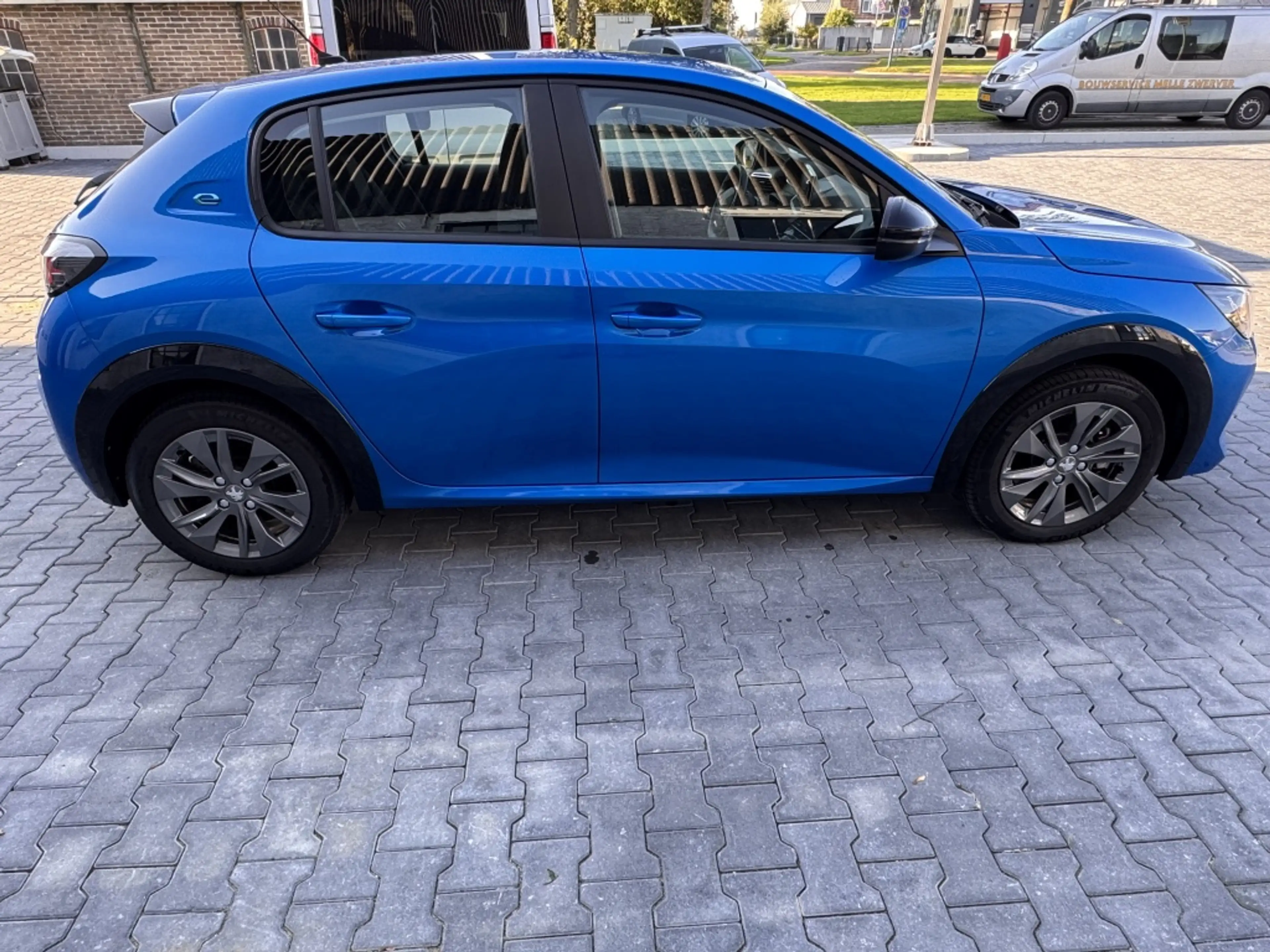 Peugeot e-208 Active Pck 50 kWh *SOH 96,38%* — photo 9