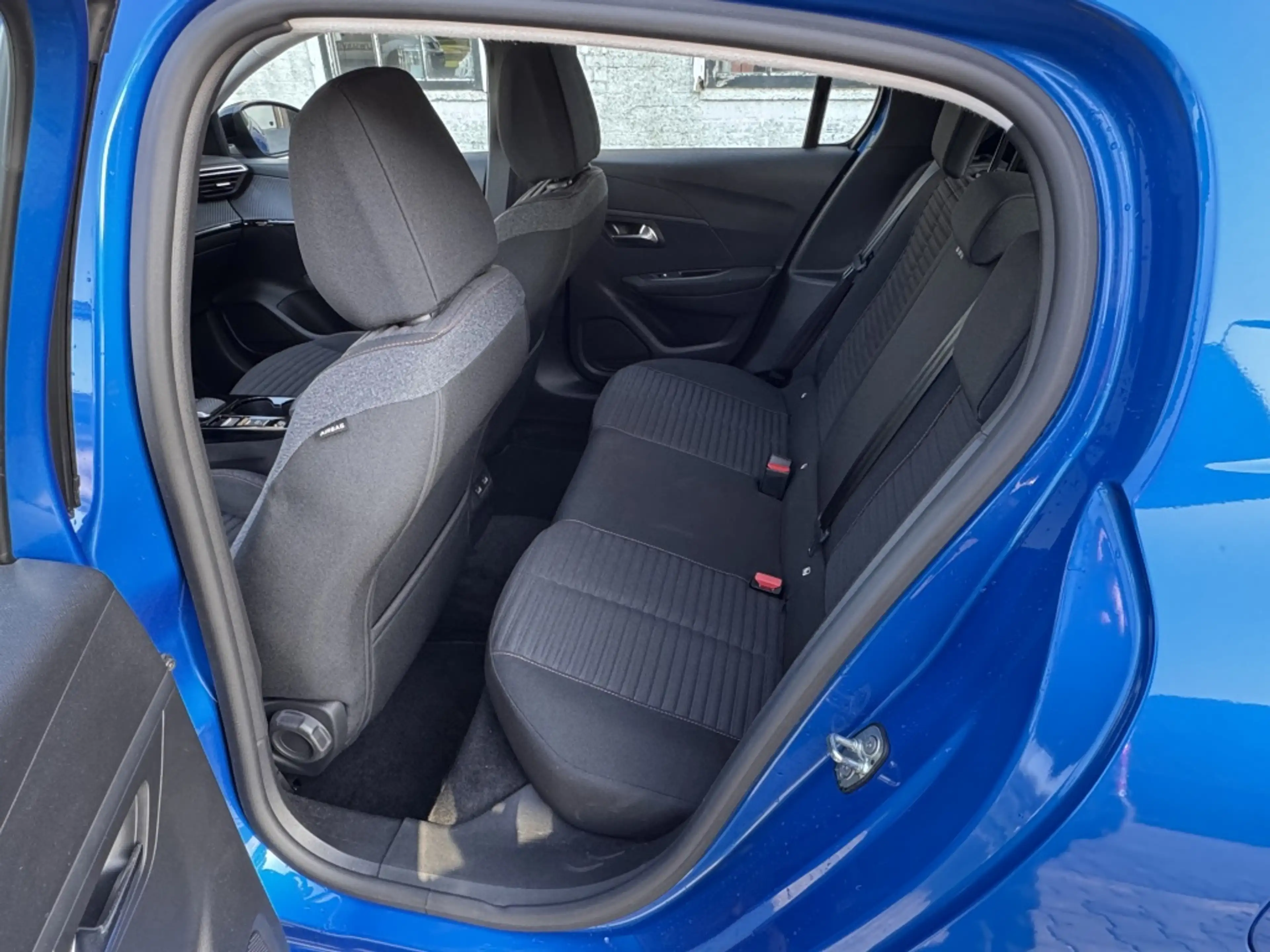 Peugeot e-208 Active Pck 50 kWh *SOH 96,38%* — photo 15
