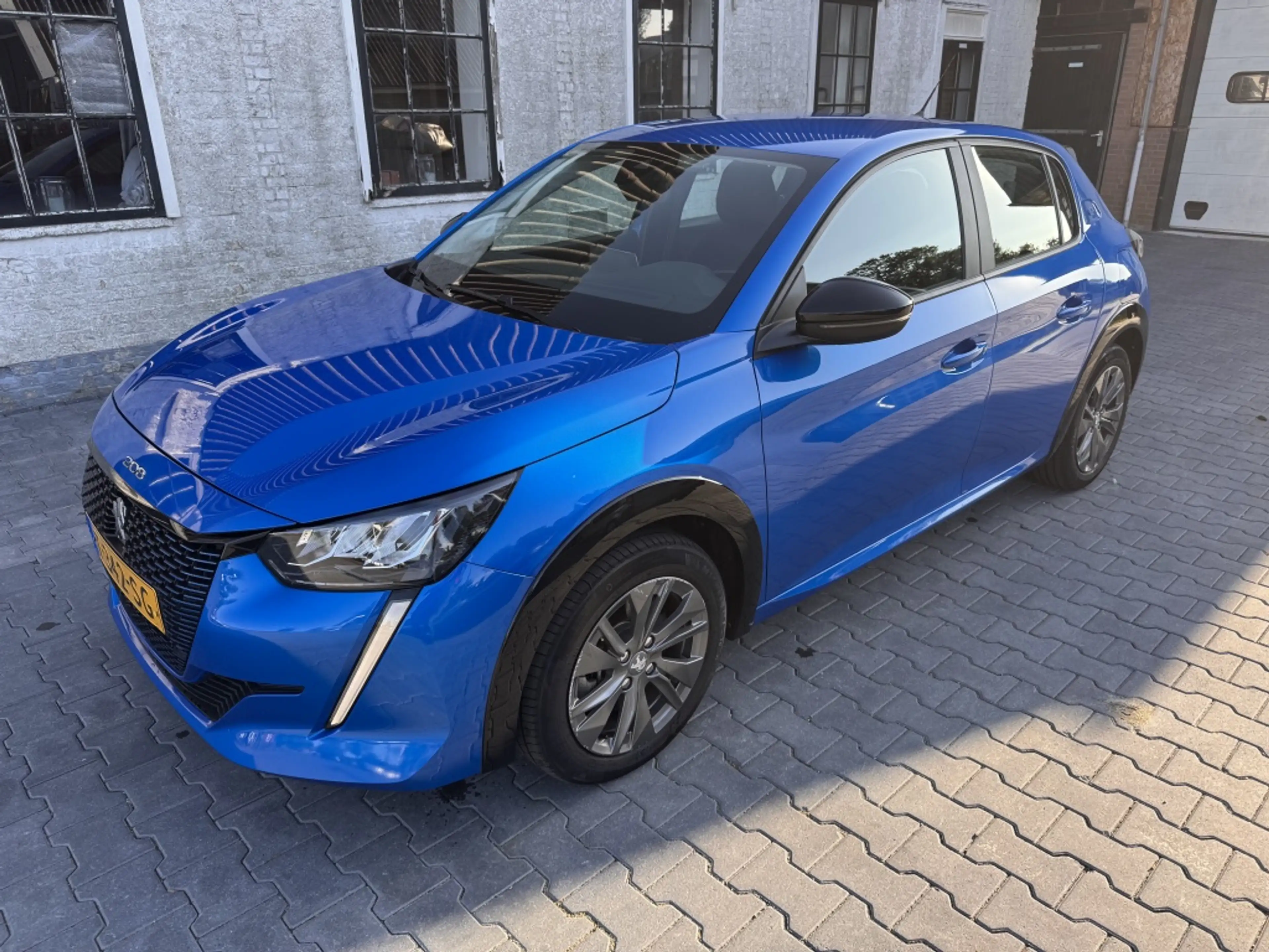 Peugeot e-208 Active Pck 50 kWh *SOH 96,38%* — photo 2