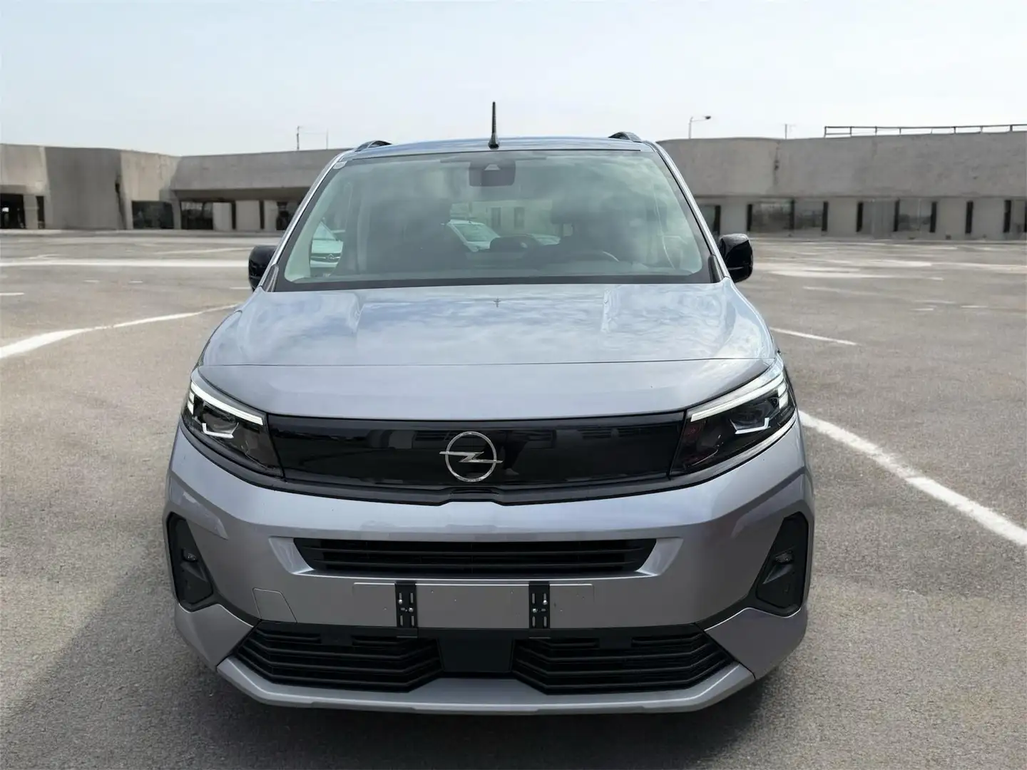 Opel Combo GS Line Grau - 2