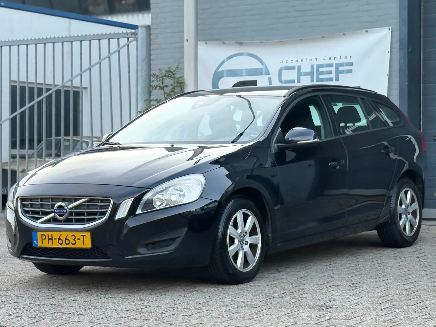 Volvo V60 V60 1.6 D2 Ocean Race Zwart - 2