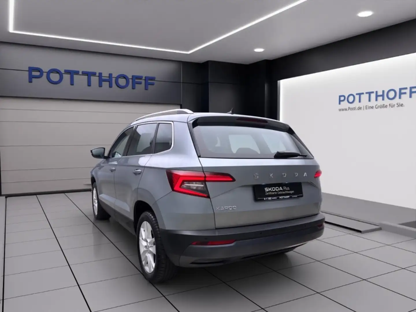 Skoda Karoq 1.0 TSI CLEVER KAMERA PDC SITZHZG KLIMA Grau - 2