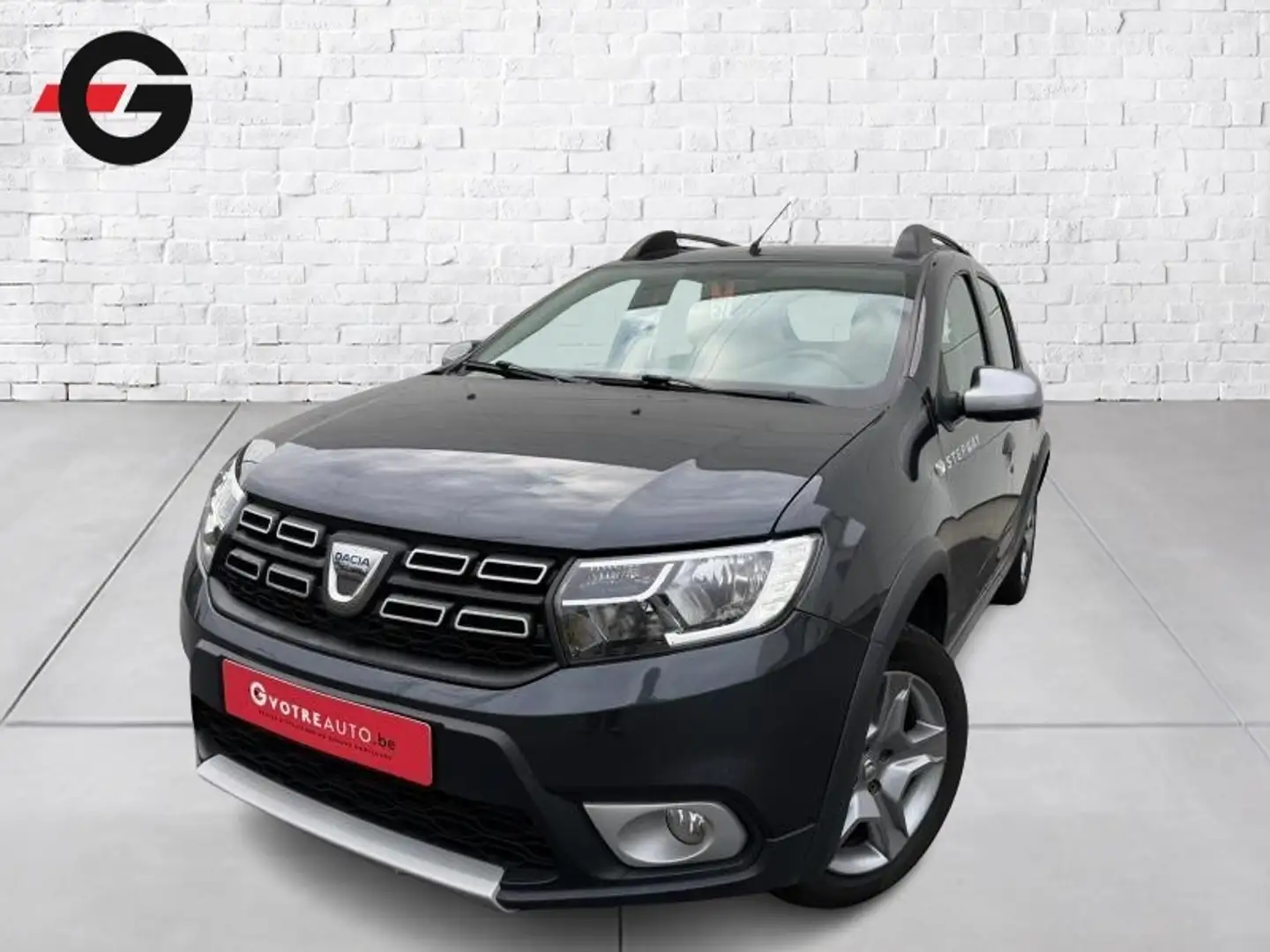 Dacia Sandero Stepway Plus  0.9 Tce 90ch boite auto Grijs - 1