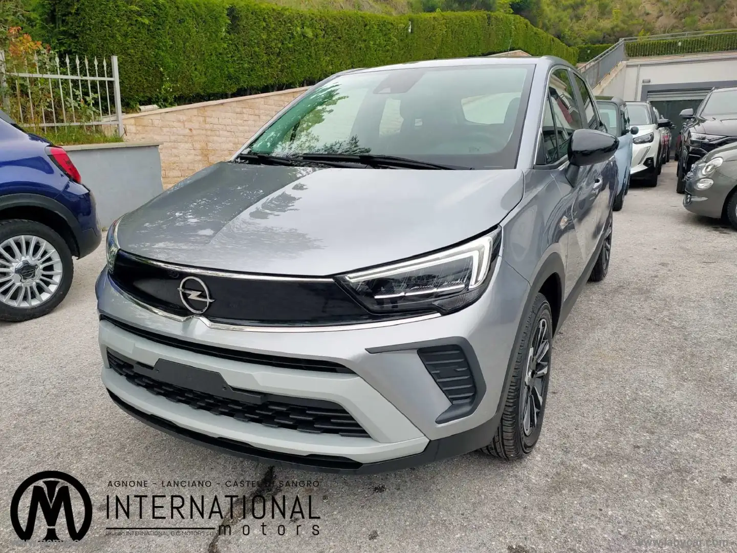Opel Crossland X 1.2 T. 12V 130CV aut.S&S Eleg. Grijs - 1