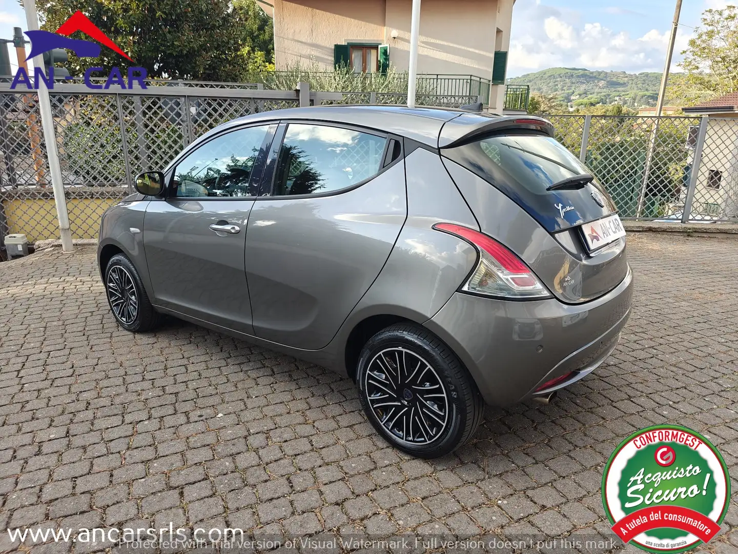 Lancia Ypsilon 1.0 firefly hybrid Gold - Car&Play Gris - 2