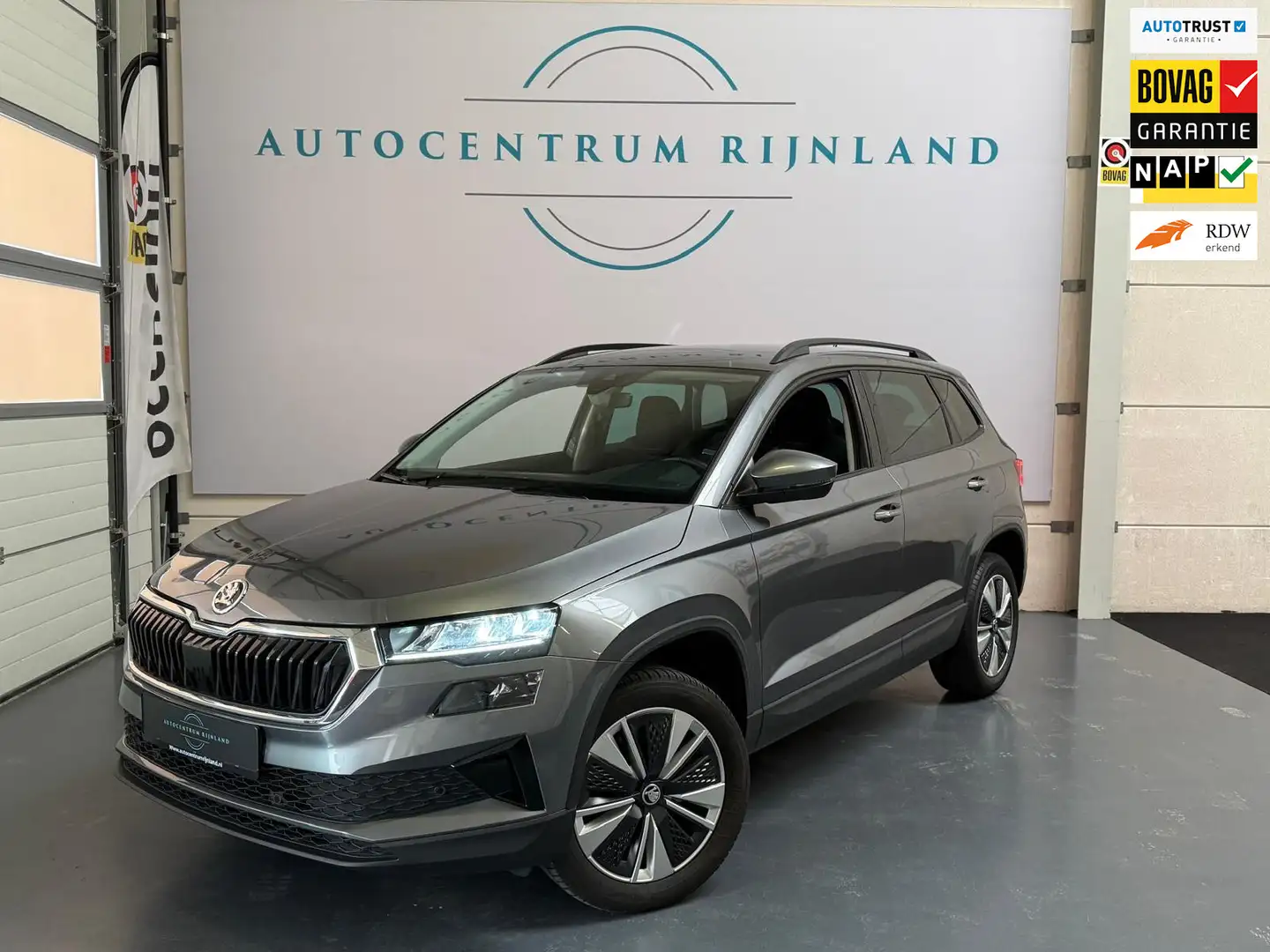 Skoda Karoq 1.5 TSI ACT Business Edition Automaat, Camera 1 Ja Grijs - 1