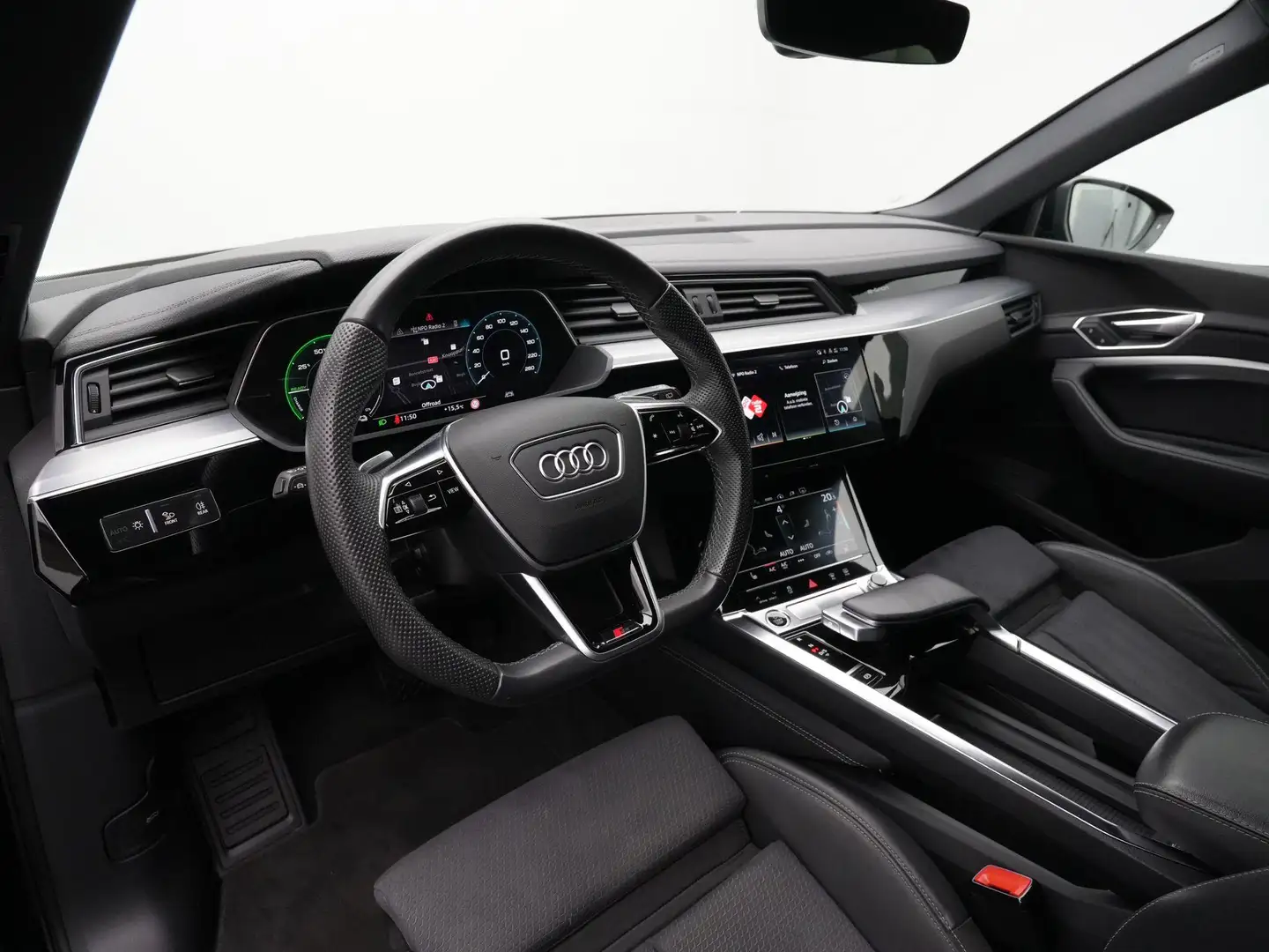 Audi e-tron 55 quattro S-Line 95 kWh 408 pk | Panoramadak | Ge Zwart - 2