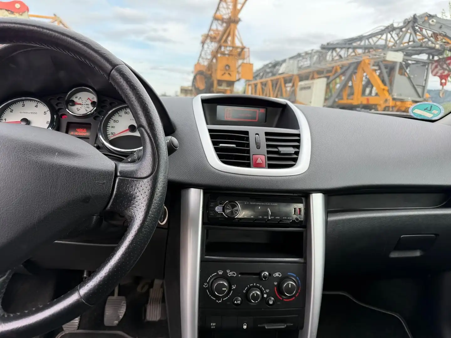 Peugeot 207 Tendance Czarny - 2