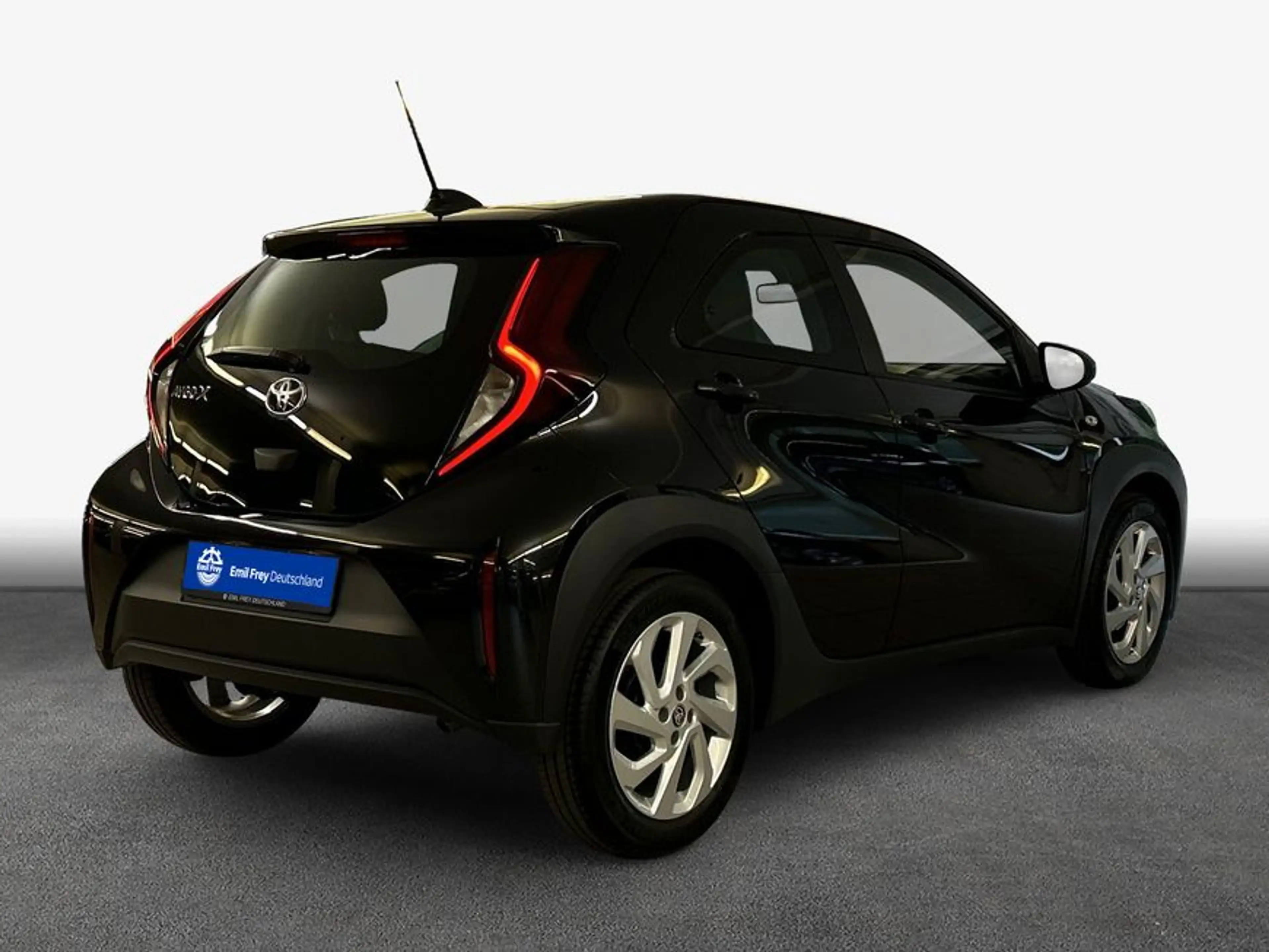 Toyota Aygo X X Play — photo 2