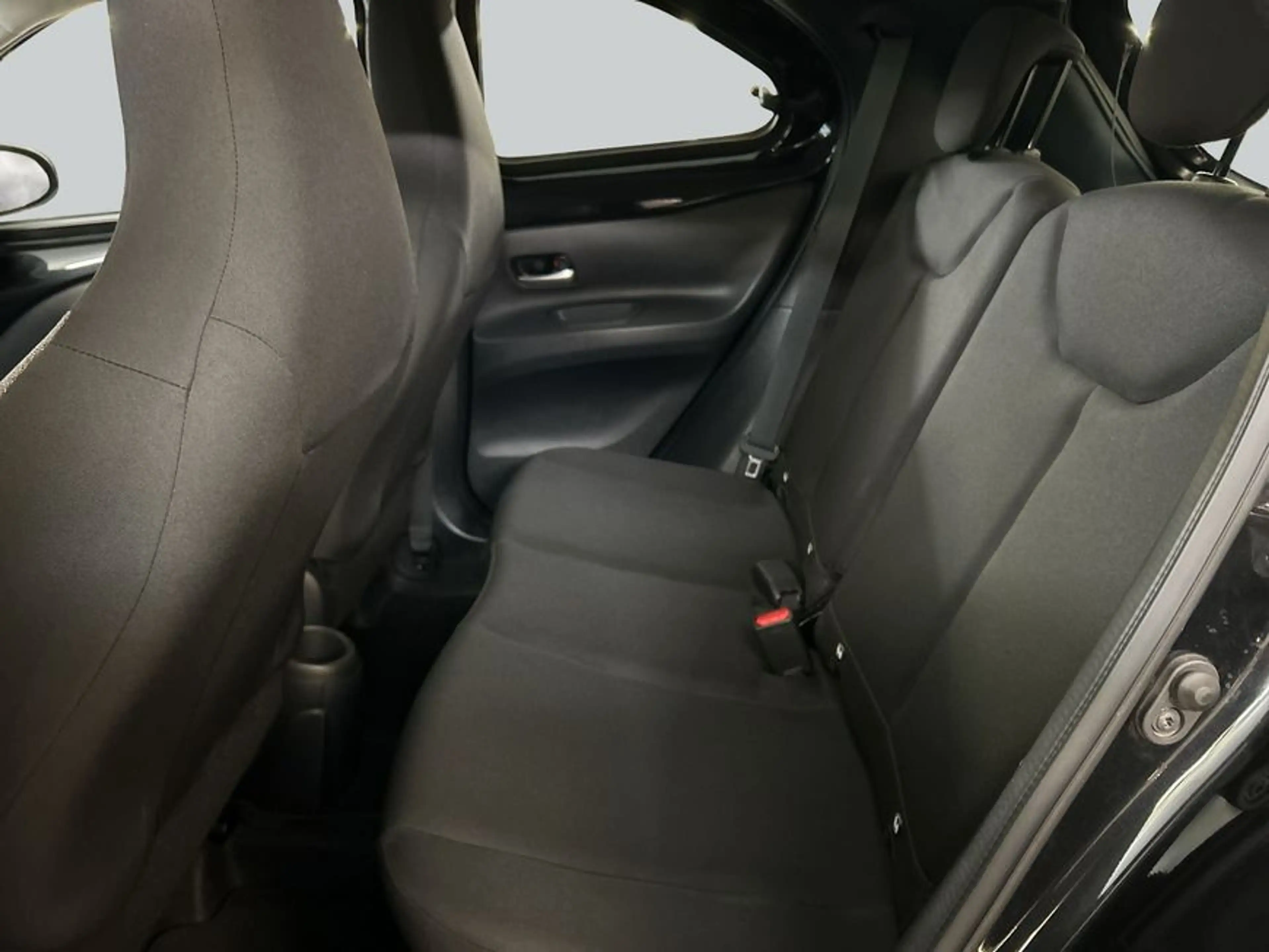 Toyota Aygo X X Play — photo 11