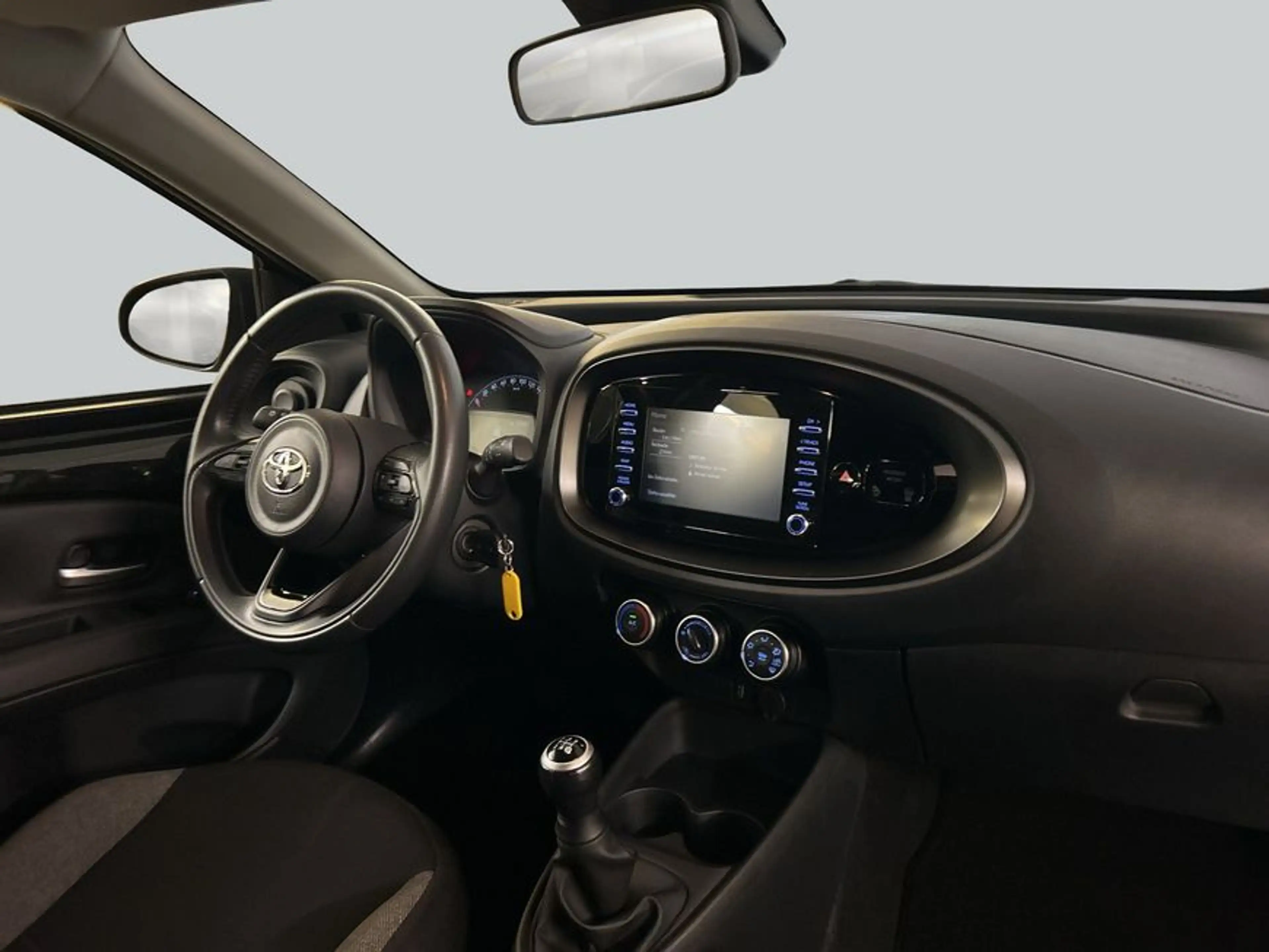 Toyota Aygo X X Play — photo 15