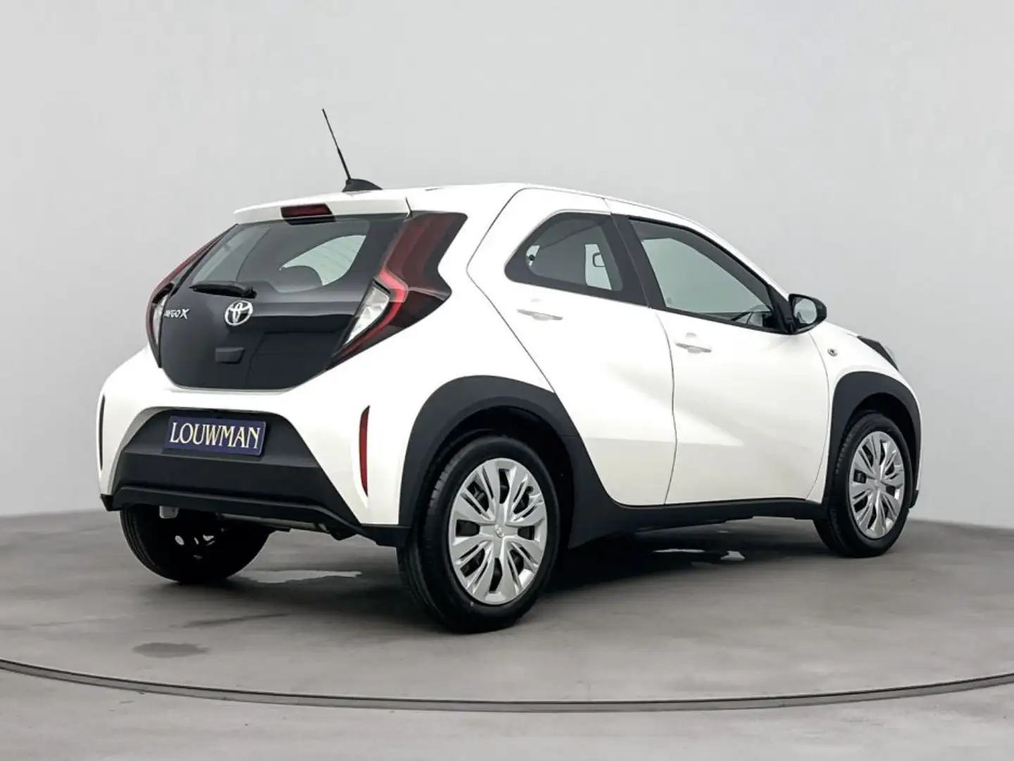 Toyota Aygo X 1.0 VVT-i MT Play | NIEUW & DIRECT LEVERBAAR | PRI Wit - 2