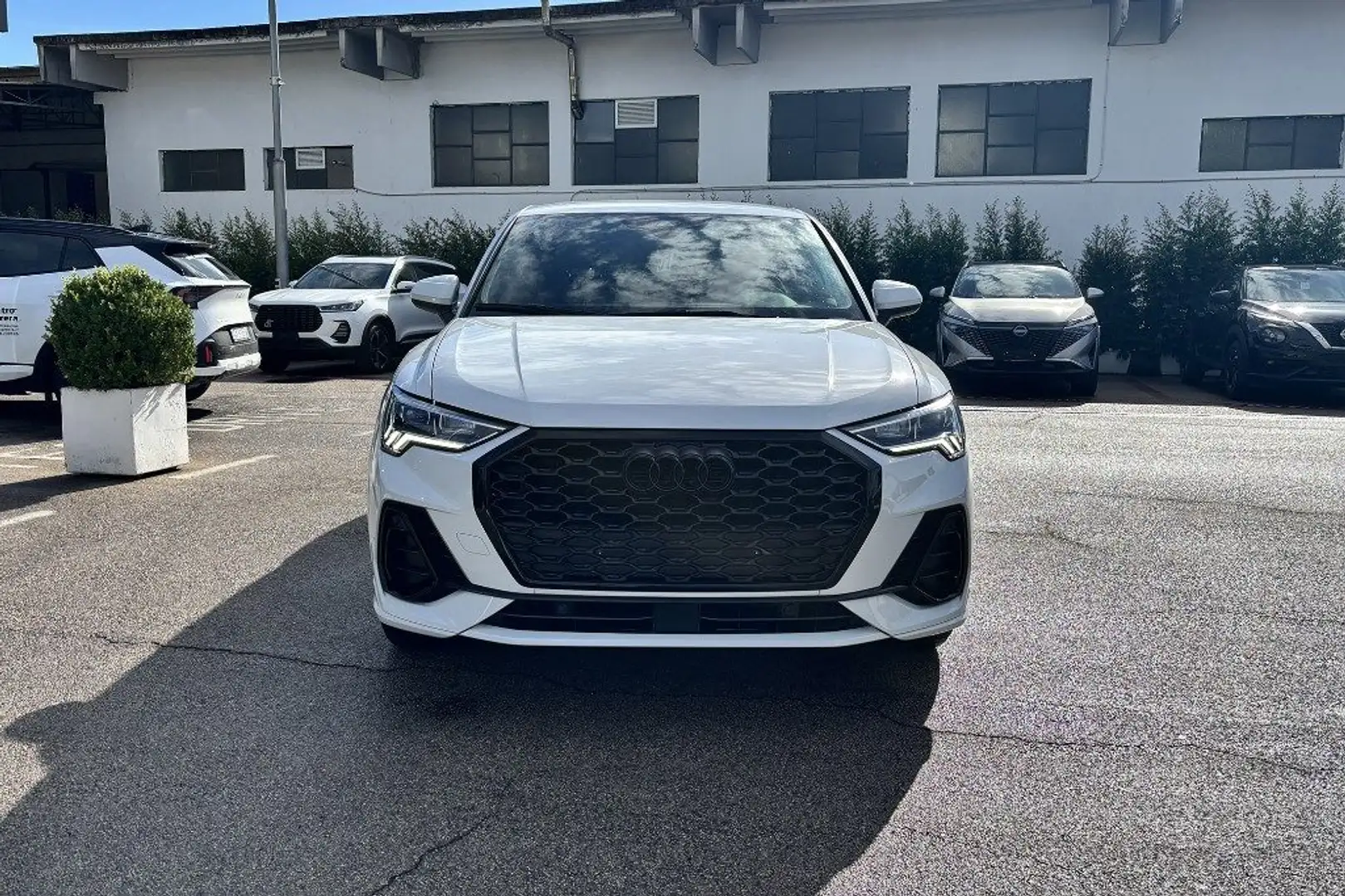 Audi Q3 35 TDI quattro S tronic S line edition Bianco - 2