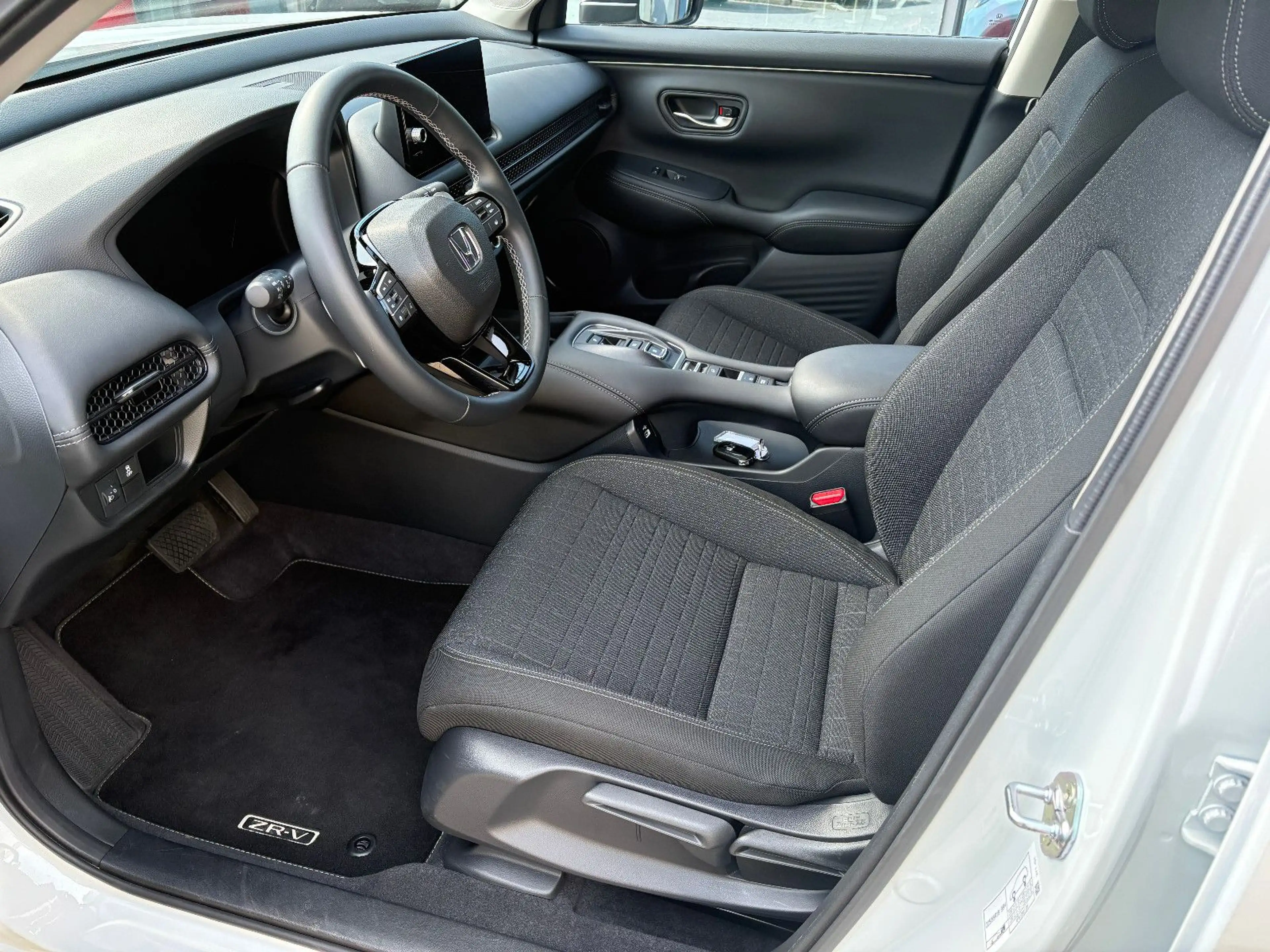 Honda ZR-V 2,0 e:HEV Elegance Navi/LED/Kamera — photo 12