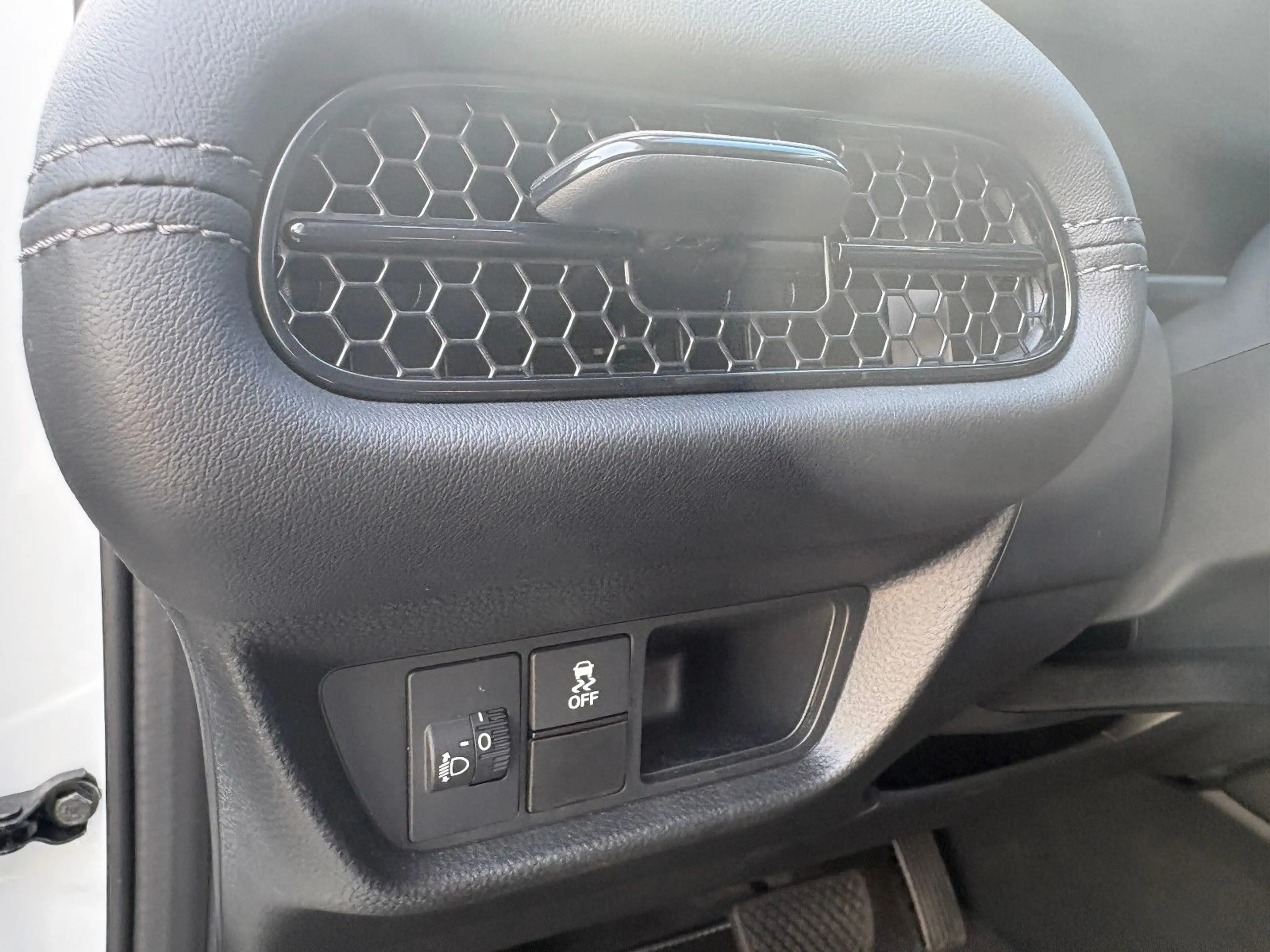 Honda ZR-V 2,0 e:HEV Elegance Navi/LED/Kamera — photo 15