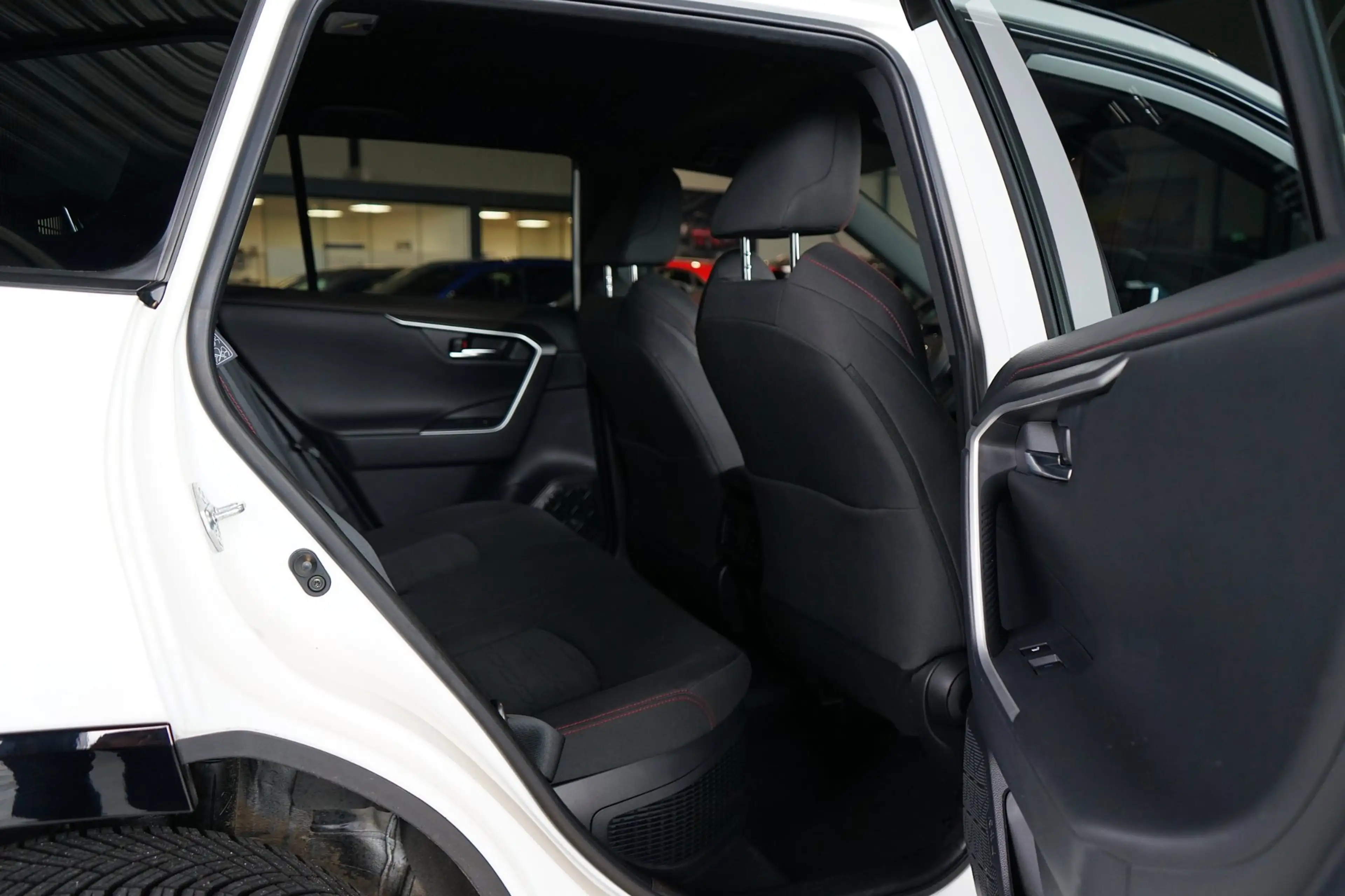 Toyota RAV 4 2.5 Plug-in Hybrid AWD Business|TREKH|DEALER ONDER — photo 8