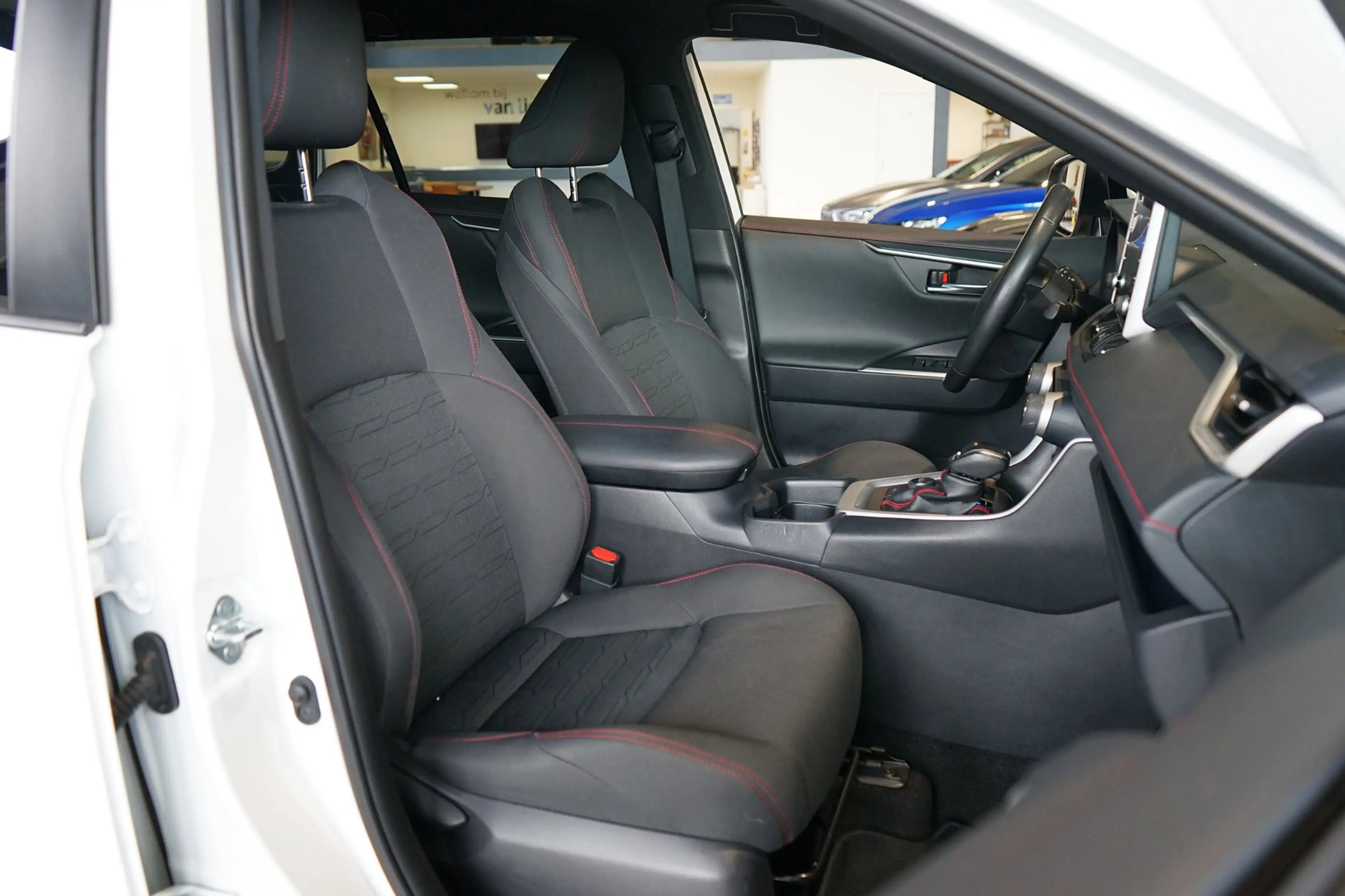 Toyota RAV 4 2.5 Plug-in Hybrid AWD Business|TREKH|DEALER ONDER — photo 7