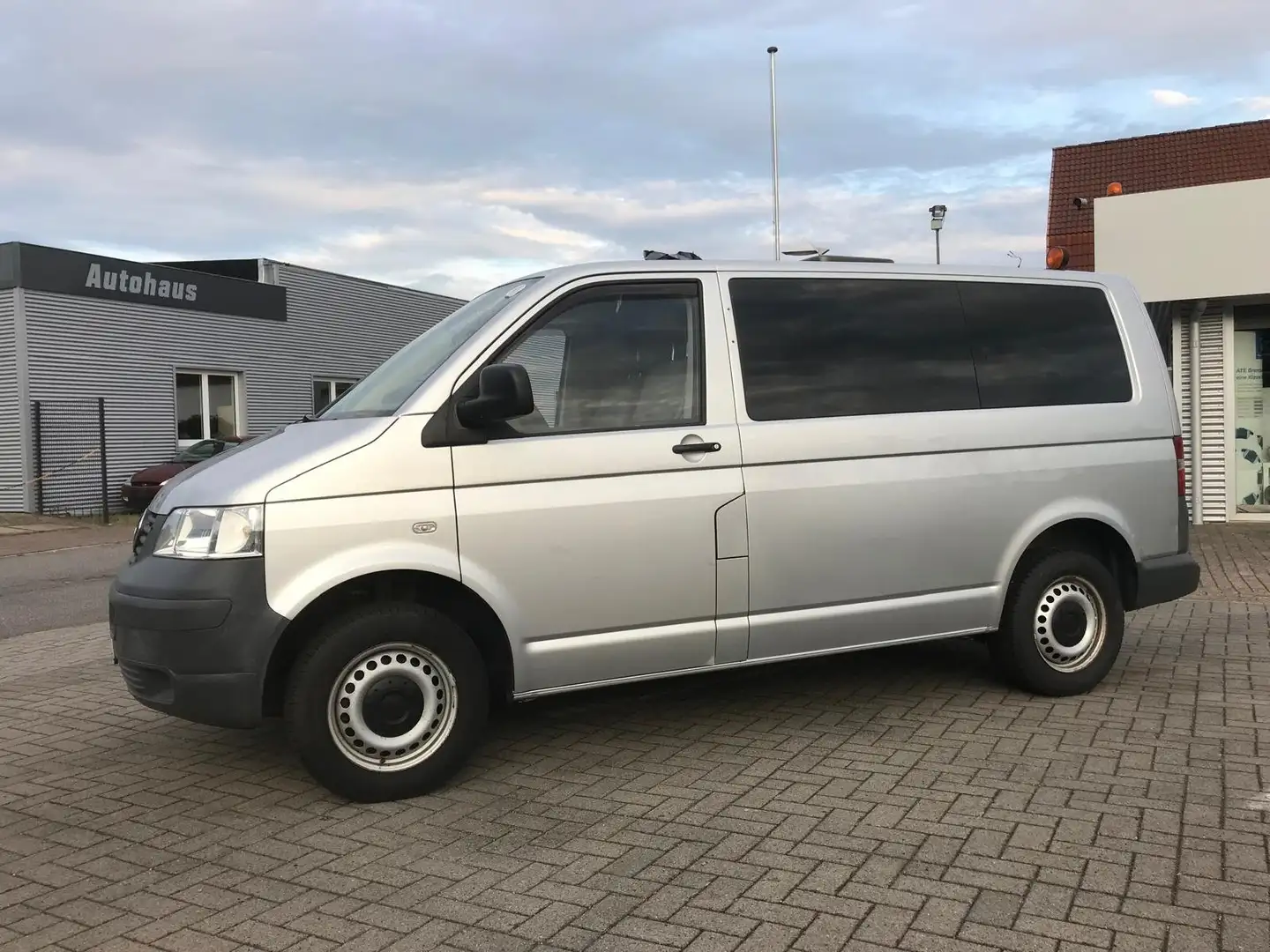 Volkswagen T5 Kombi Kombi Сірий - 1