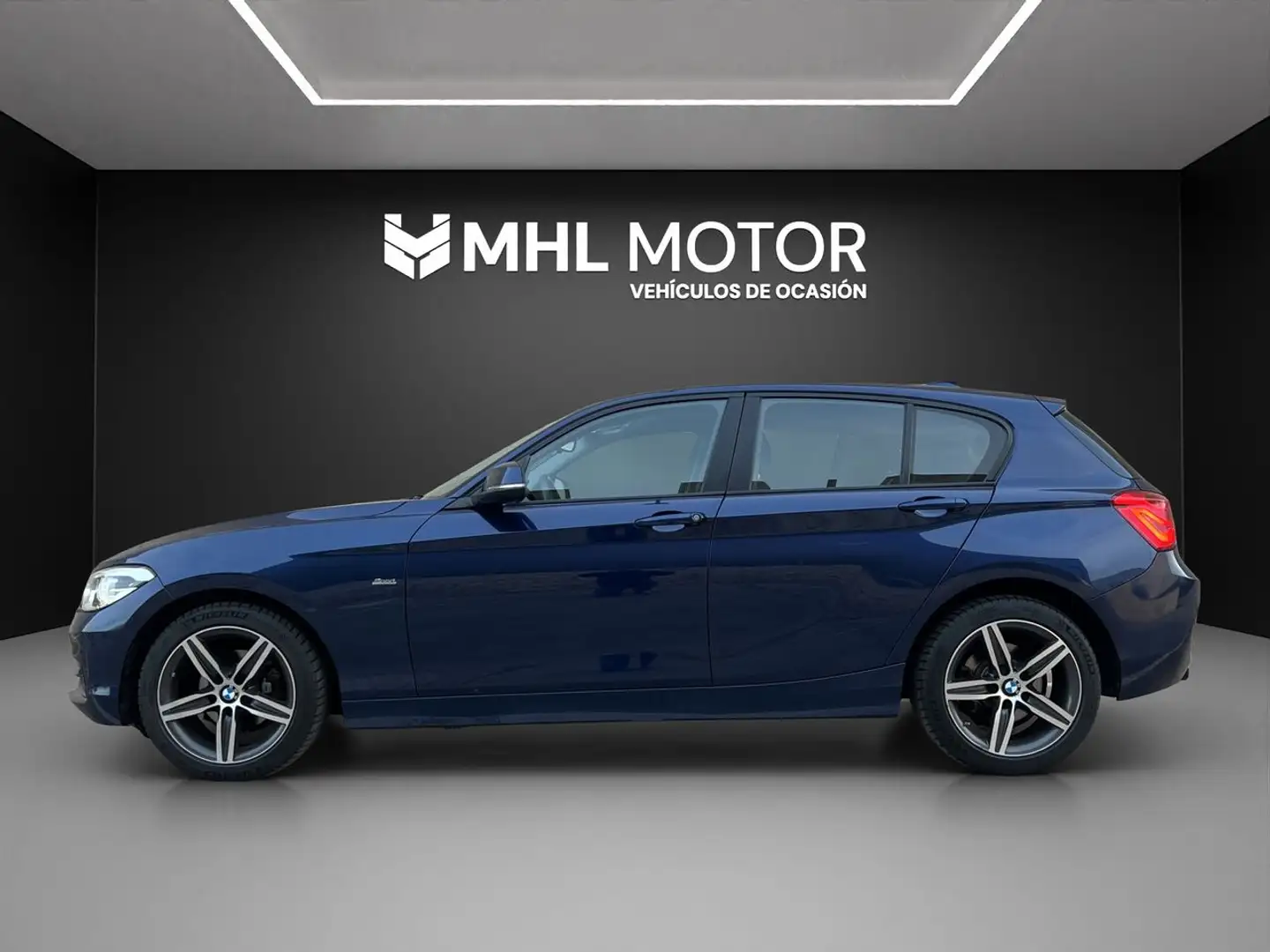 BMW 118 118d Bleu - 1